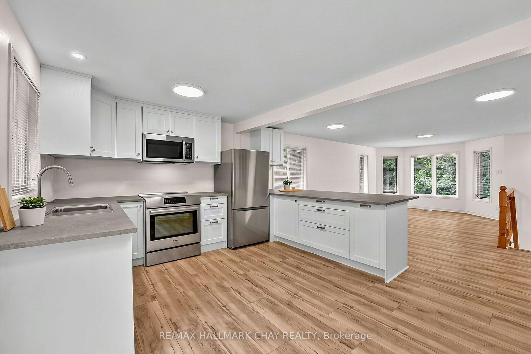 1091 Fox Farm Road, Springwater, ON, L0L 2K0 - 4