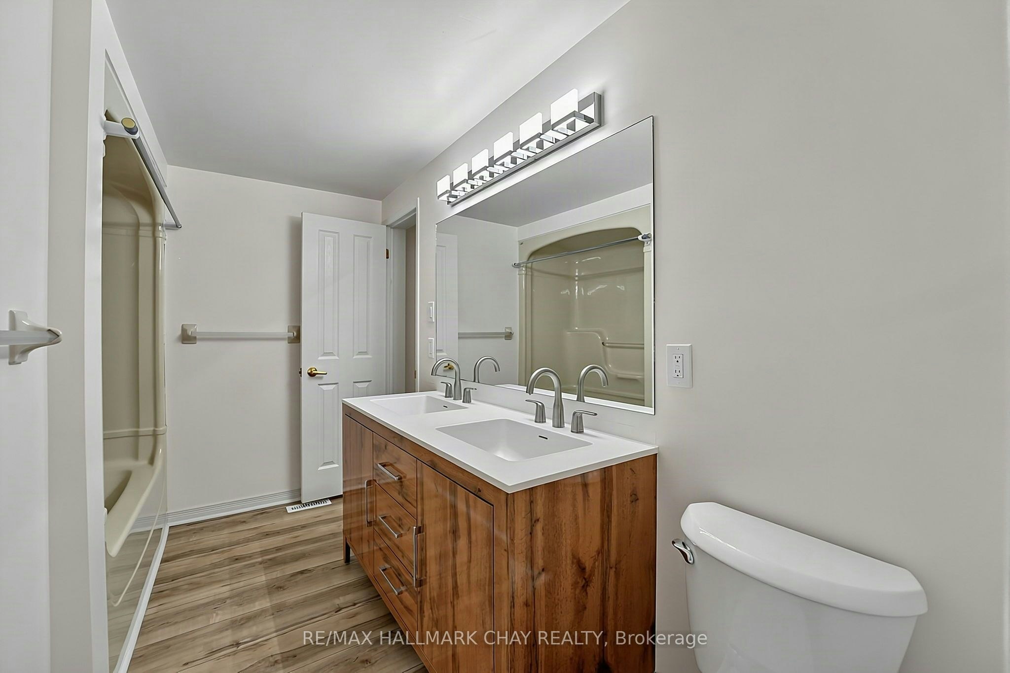 1091 Fox Farm Road, Springwater, ON, L0L 2K0 - 8