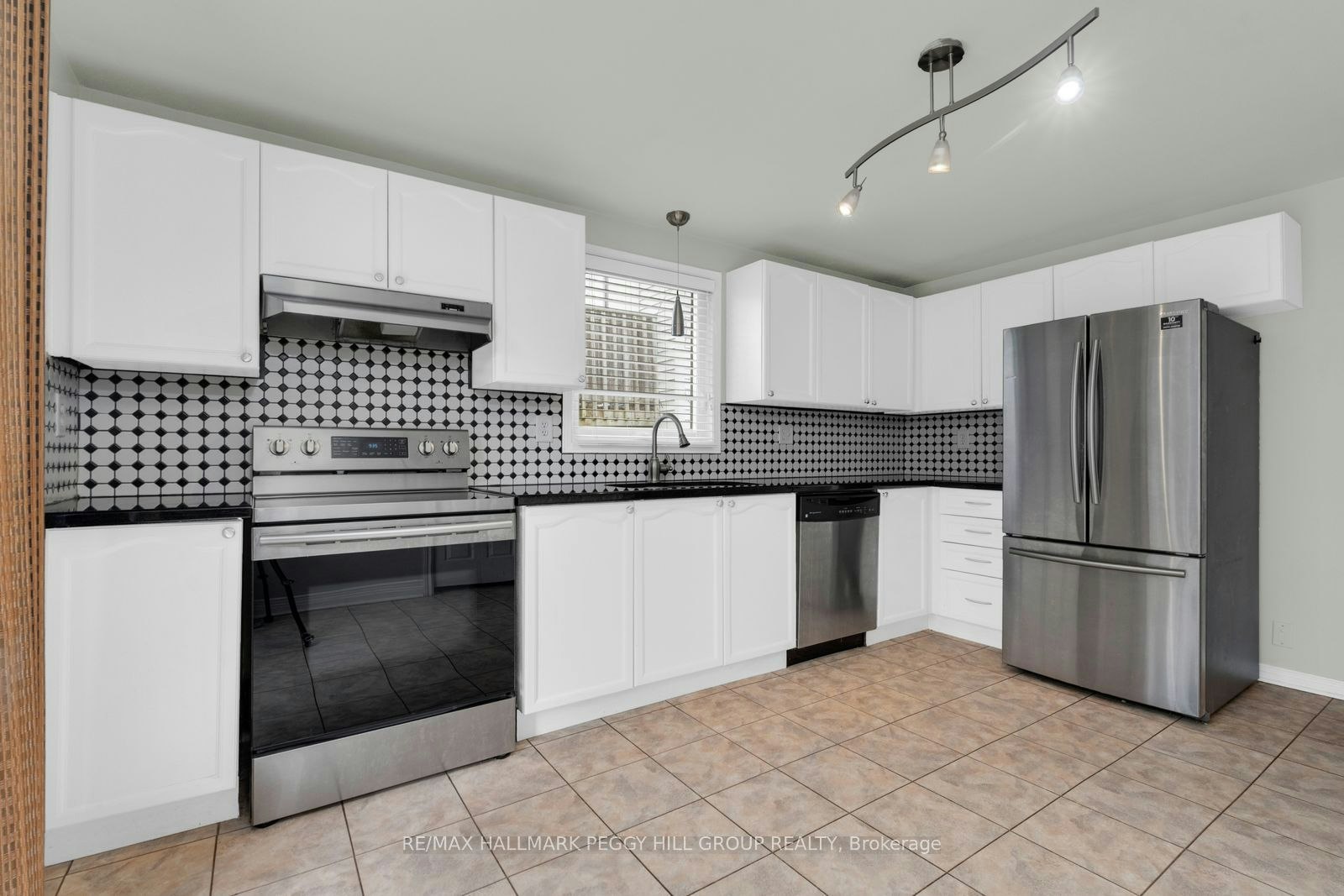 27 Finlay Road, Barrie, ON, L4N 7T8 - 5