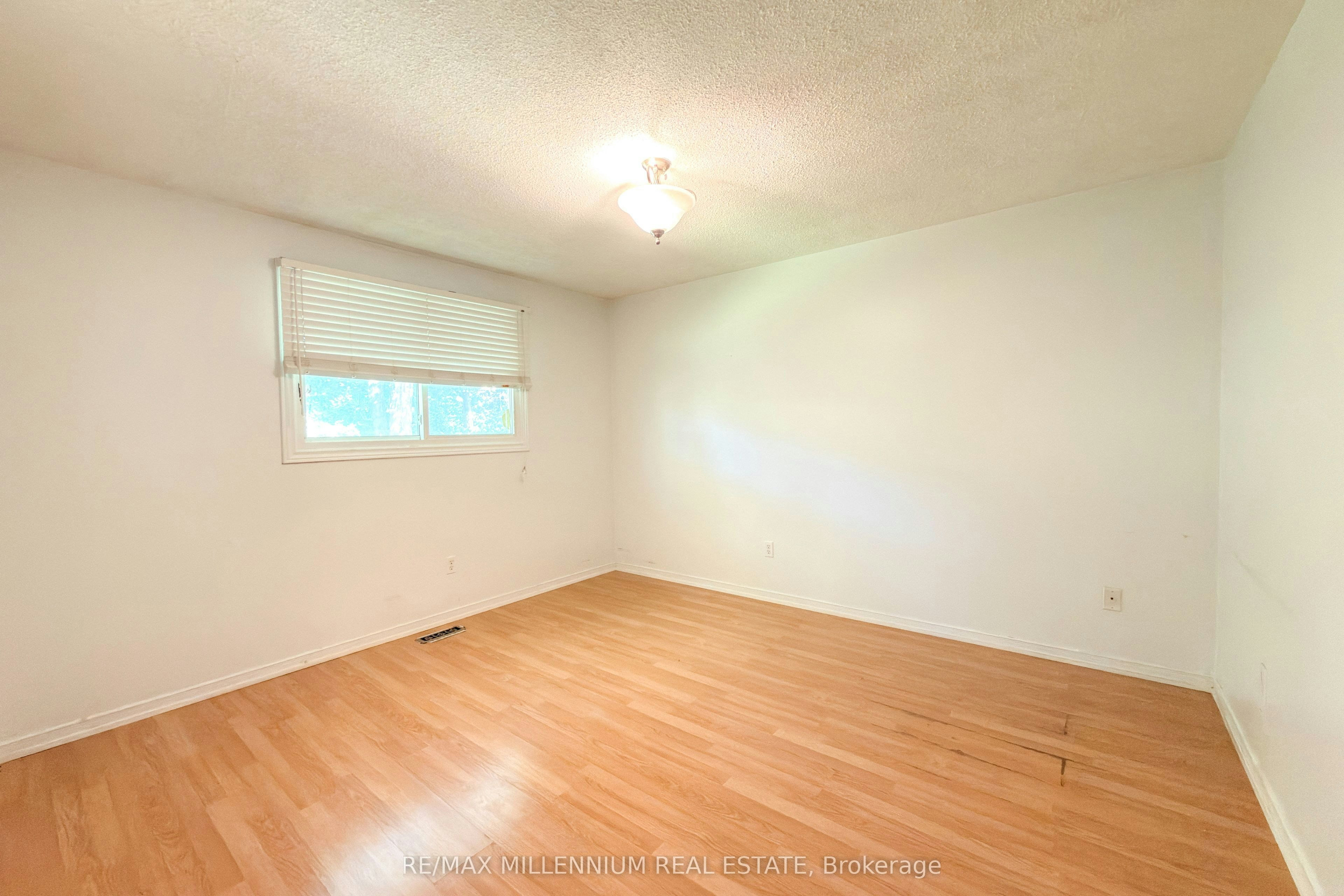 5 Pepler Place, Barrie, ON, L4N 5E3 - 15