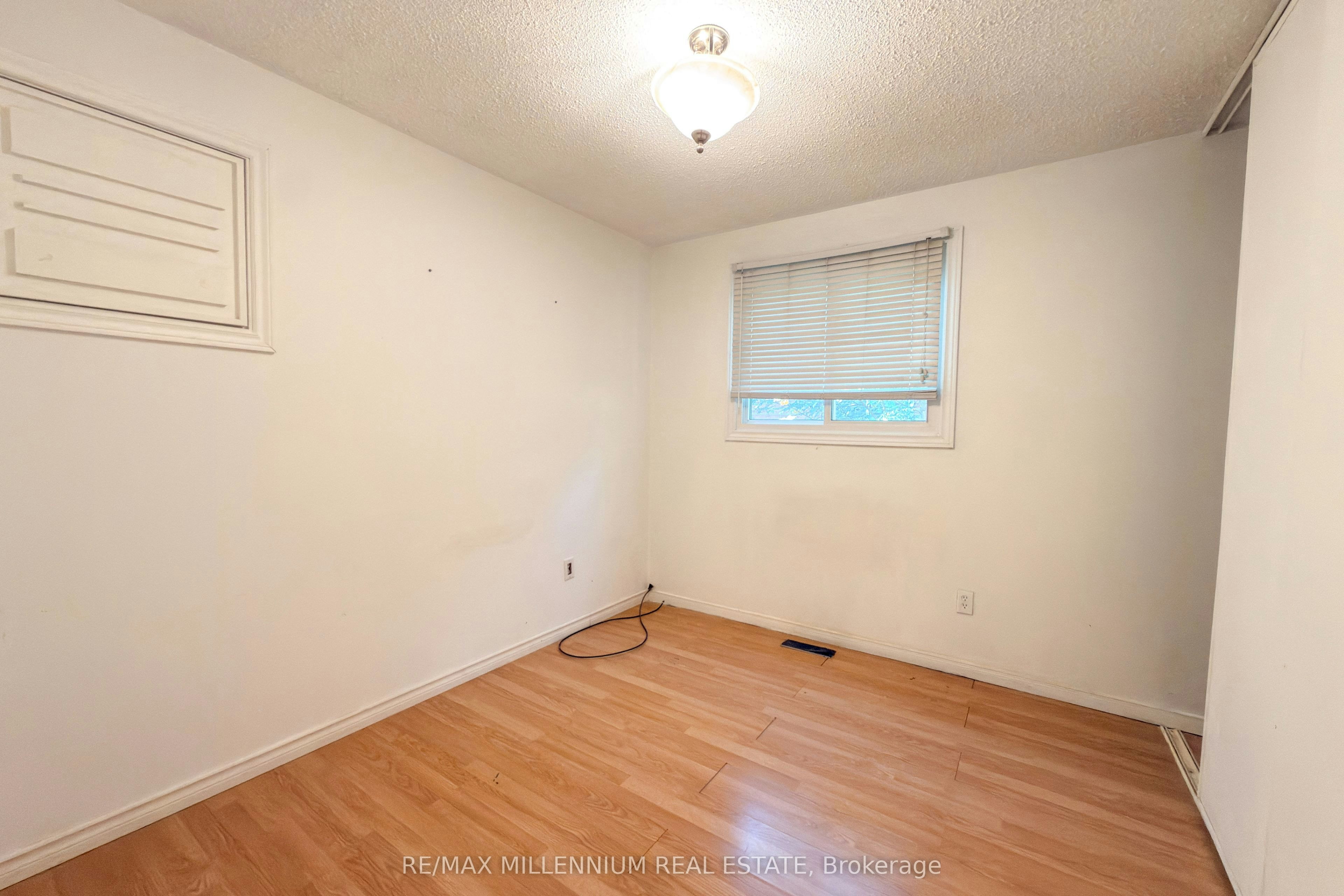 5 Pepler Place, Barrie, ON, L4N 5E3 - 14