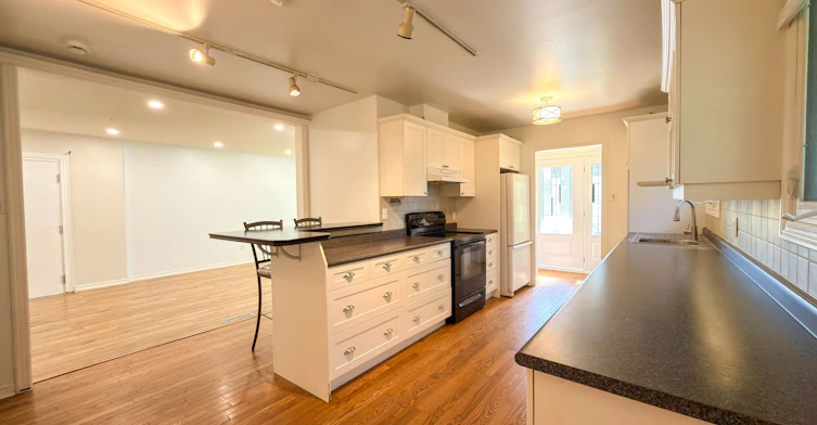 5 Pepler Place, Barrie, ON, L4N 5E3 - 3