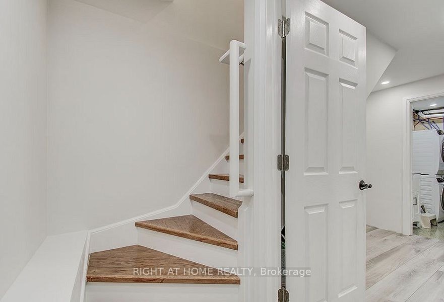 28 Bates Court, Barrie, ON, L4N 8L8 - 26