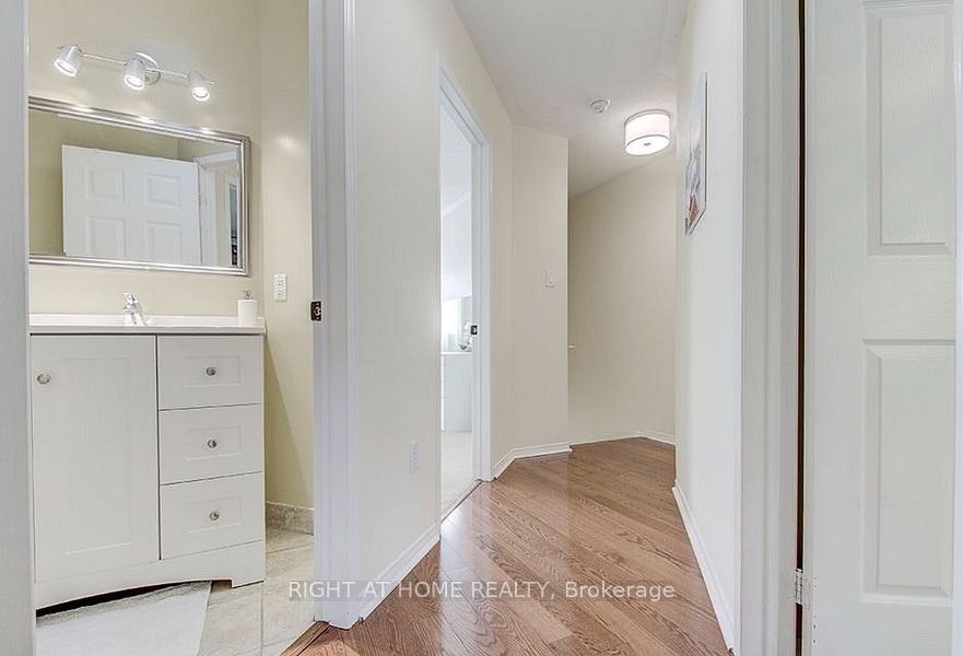28 Bates Court, Barrie, ON, L4N 8L8 - 18