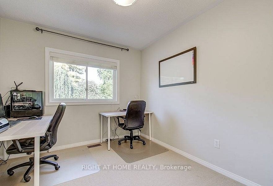 28 Bates Court, Barrie, ON, L4N 8L8 - 21