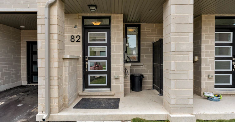 82 Yorkshire Drive, Barrie, ON, L9J 1B5 - 2