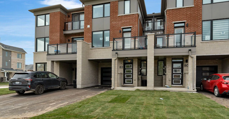 82 Yorkshire Drive, Barrie, ON, L9J 1B5
