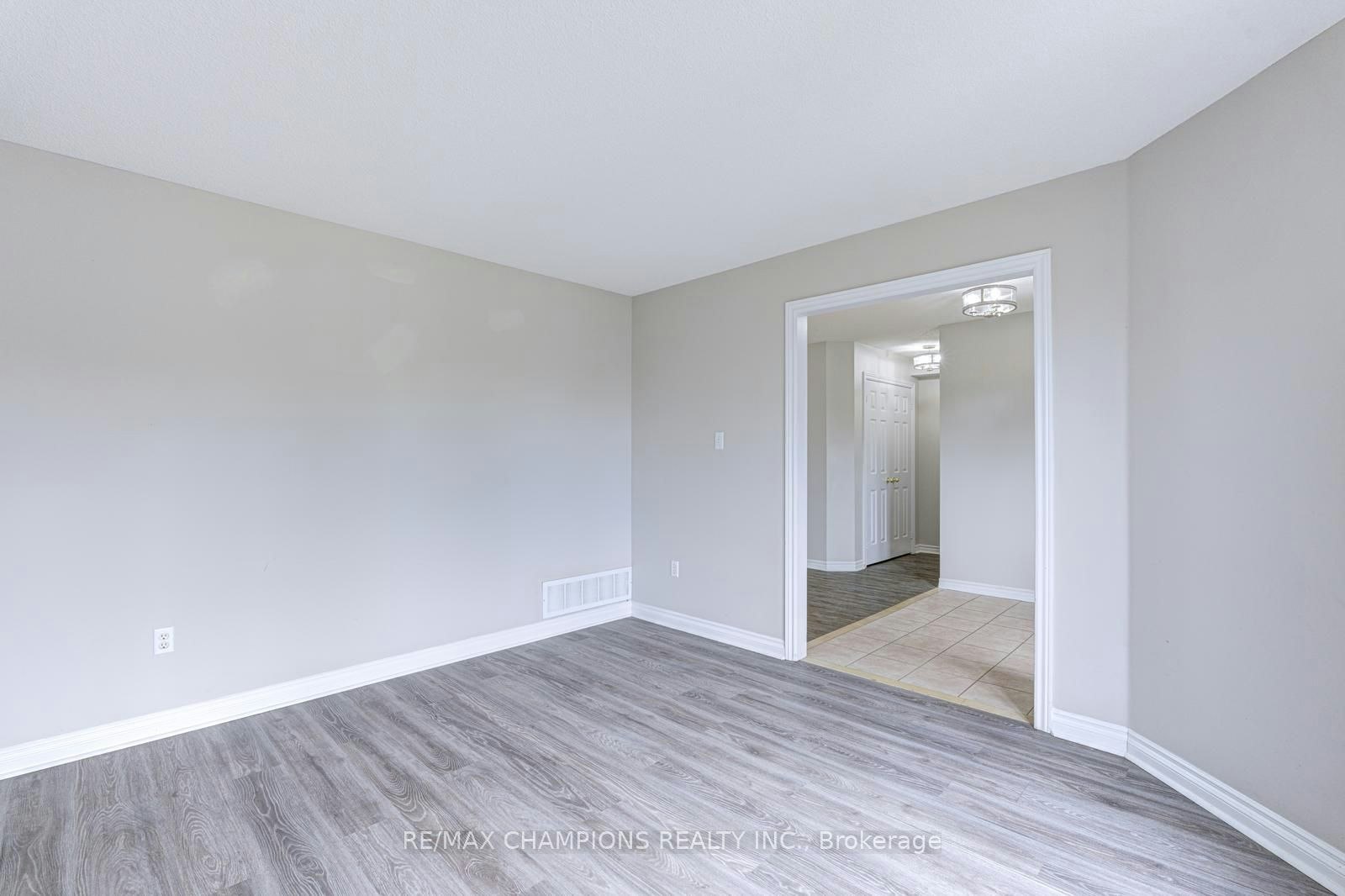 20 Bell Street, Barrie, ON, L4N 0J2 - 15