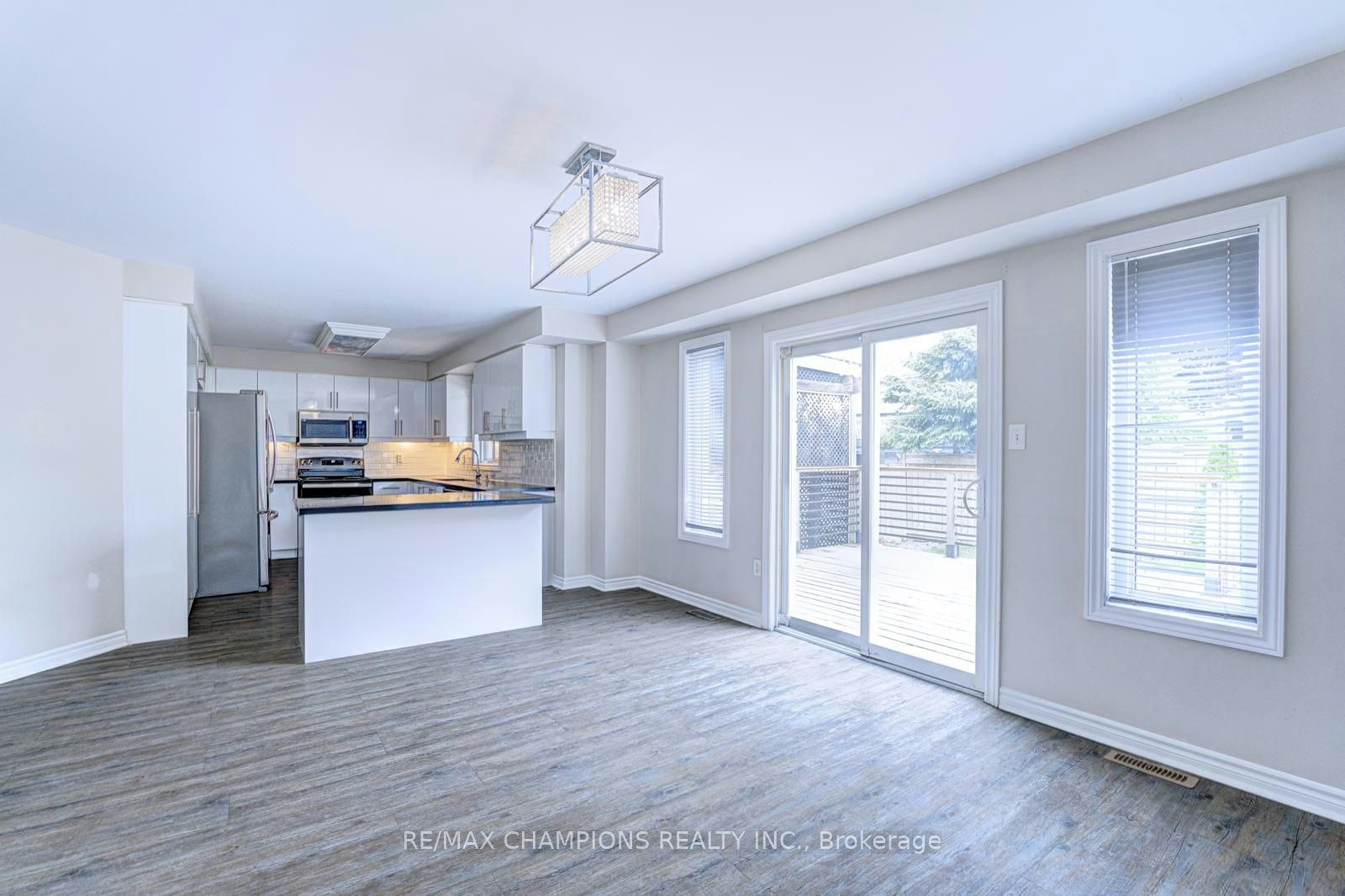 20 Bell Street, Barrie, ON, L4N 0J2 - 24