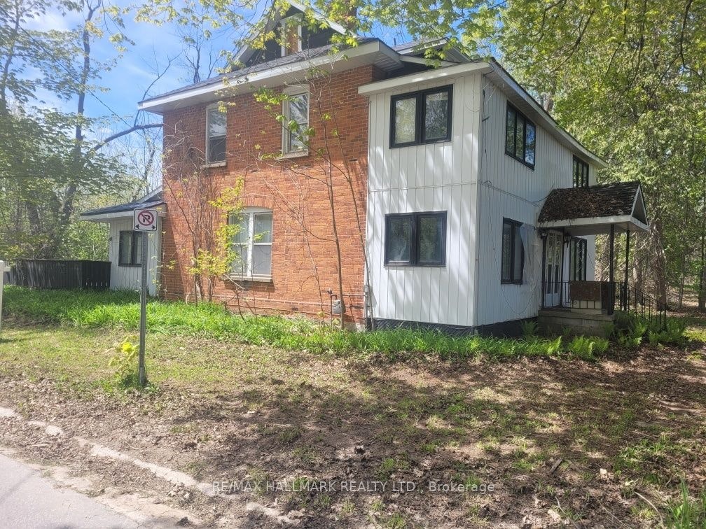 26 Lakeshore Road W, Oro-Medonte, ON, L0L 2E0
