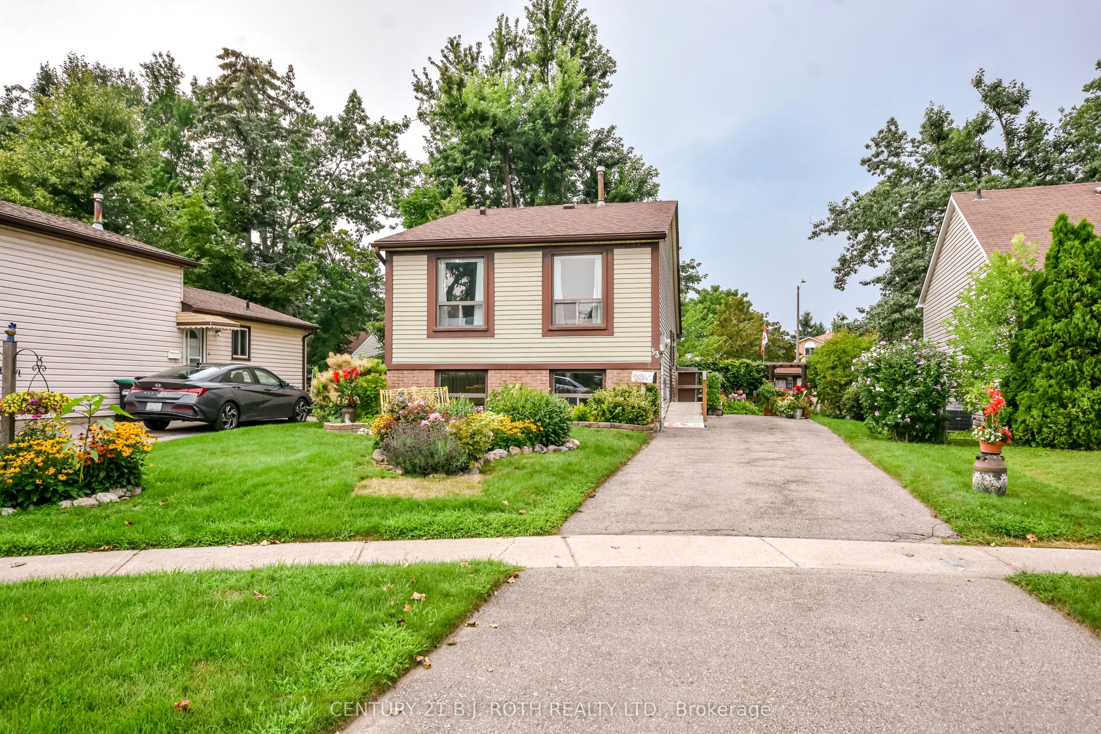 53 Mowat Crescent, Barrie, ON, L4N 5B4