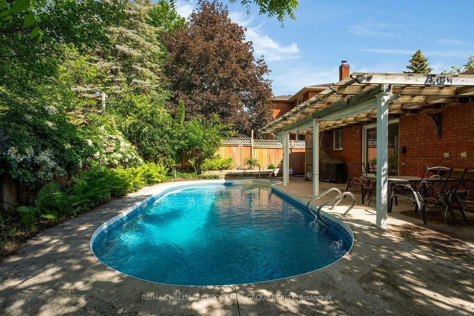 22 Richler Crescent, Barrie, ON, L4N 6E6