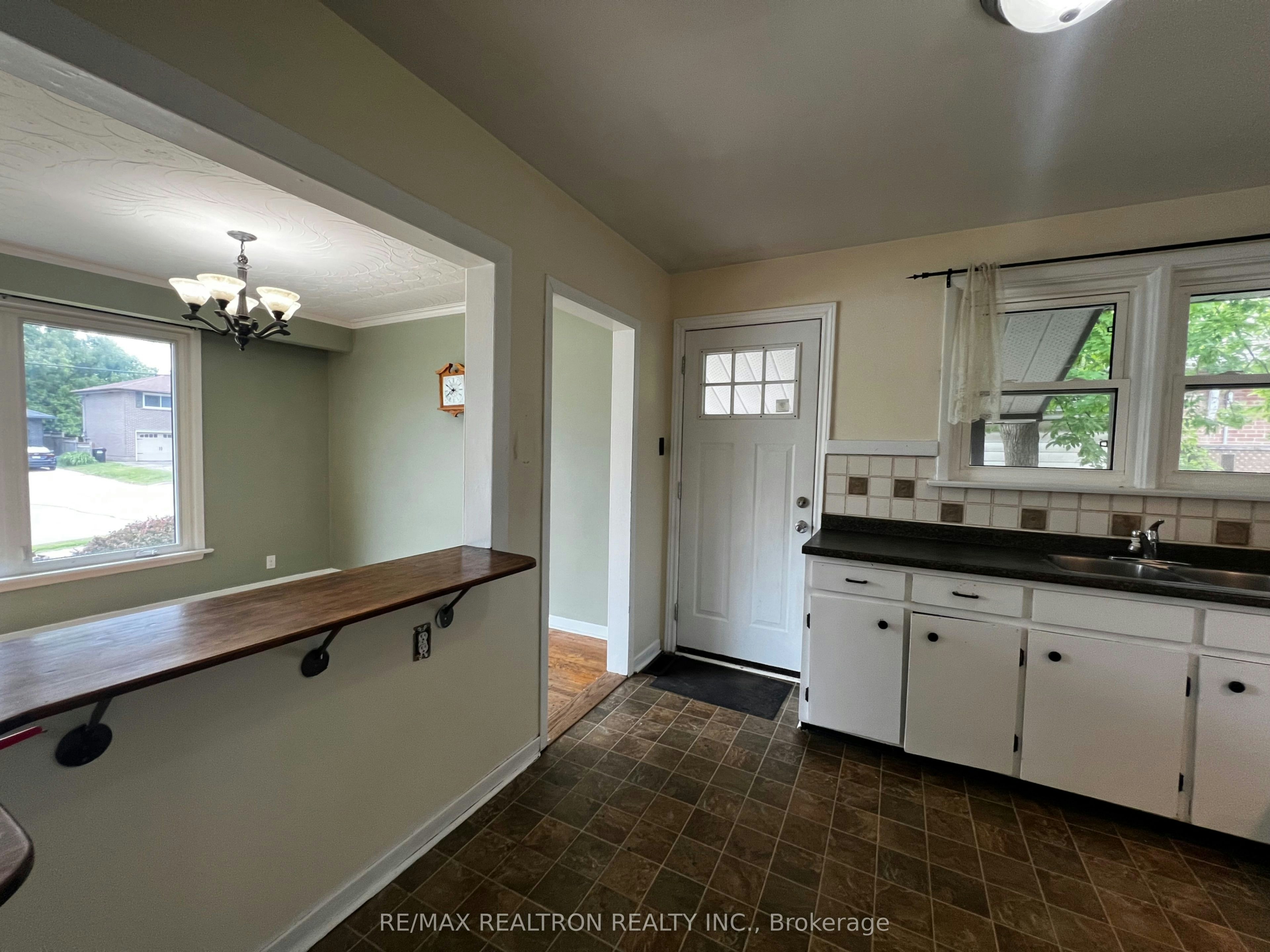 UPPER-244 St Vincent Street, Barrie, ON, L4M 3Z8 - 10