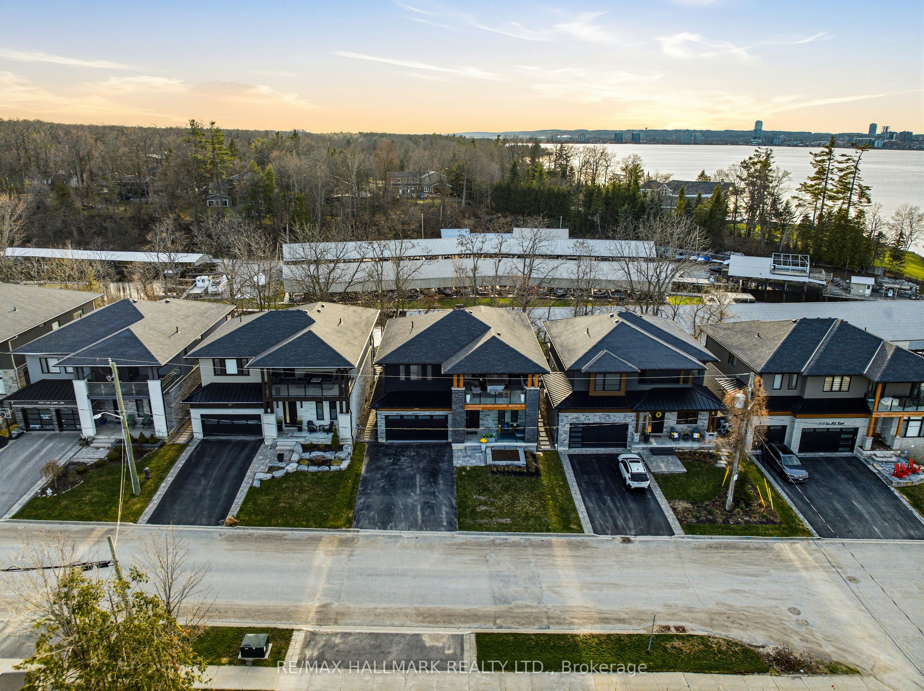 404 Cox Mill Road, Barrie, ON, L4N 3W9