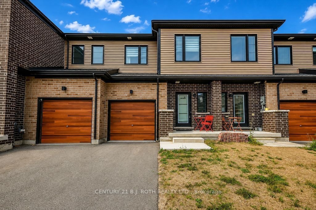 35 Pumpkin Corner Crescent, Barrie, ON, L9J 0T5