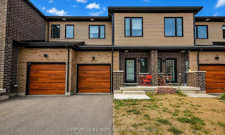 35 Pumpkin Corner Crescent