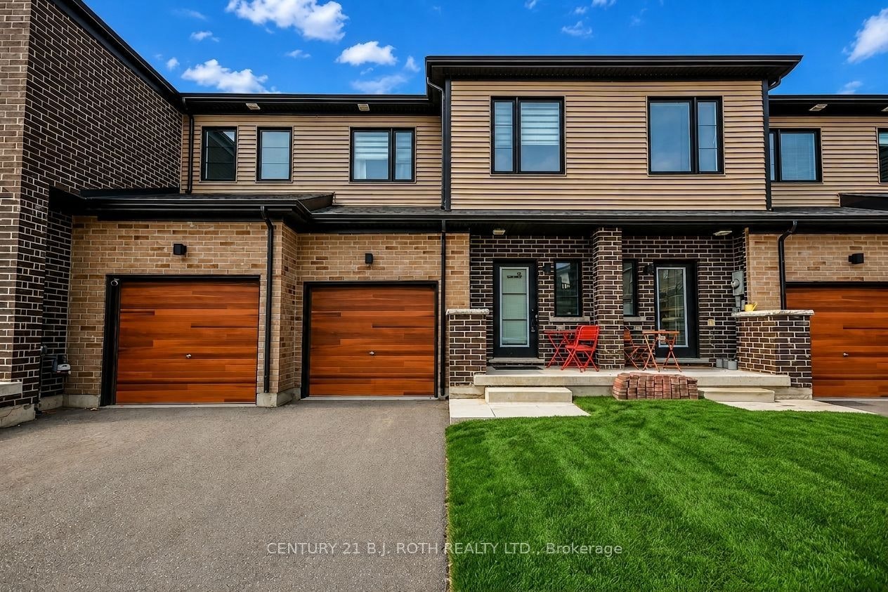 35 Pumpkin Corner Crescent, Barrie, ON, L9J 0T5