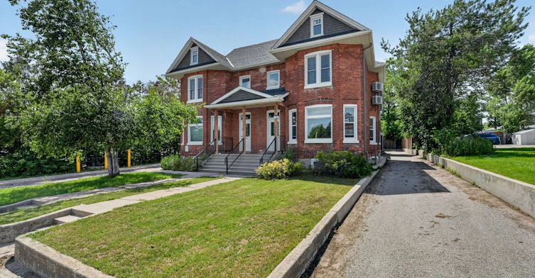 204-170 Bradford Street, Barrie, ON, L4N 3B5 - 2