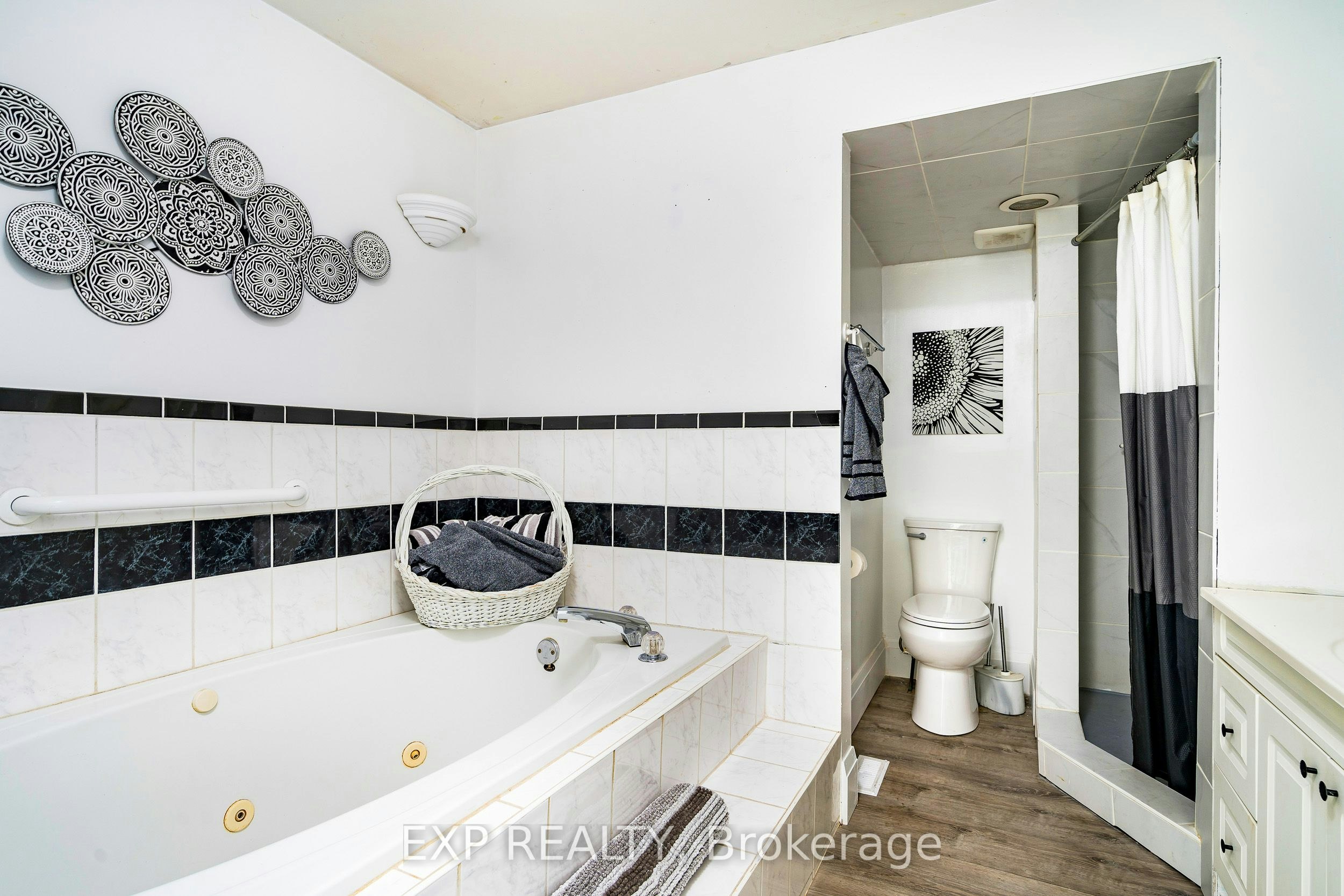 27 Sunnidale Road S, Wasaga Beach, ON, L9Z 2M5 - 11
