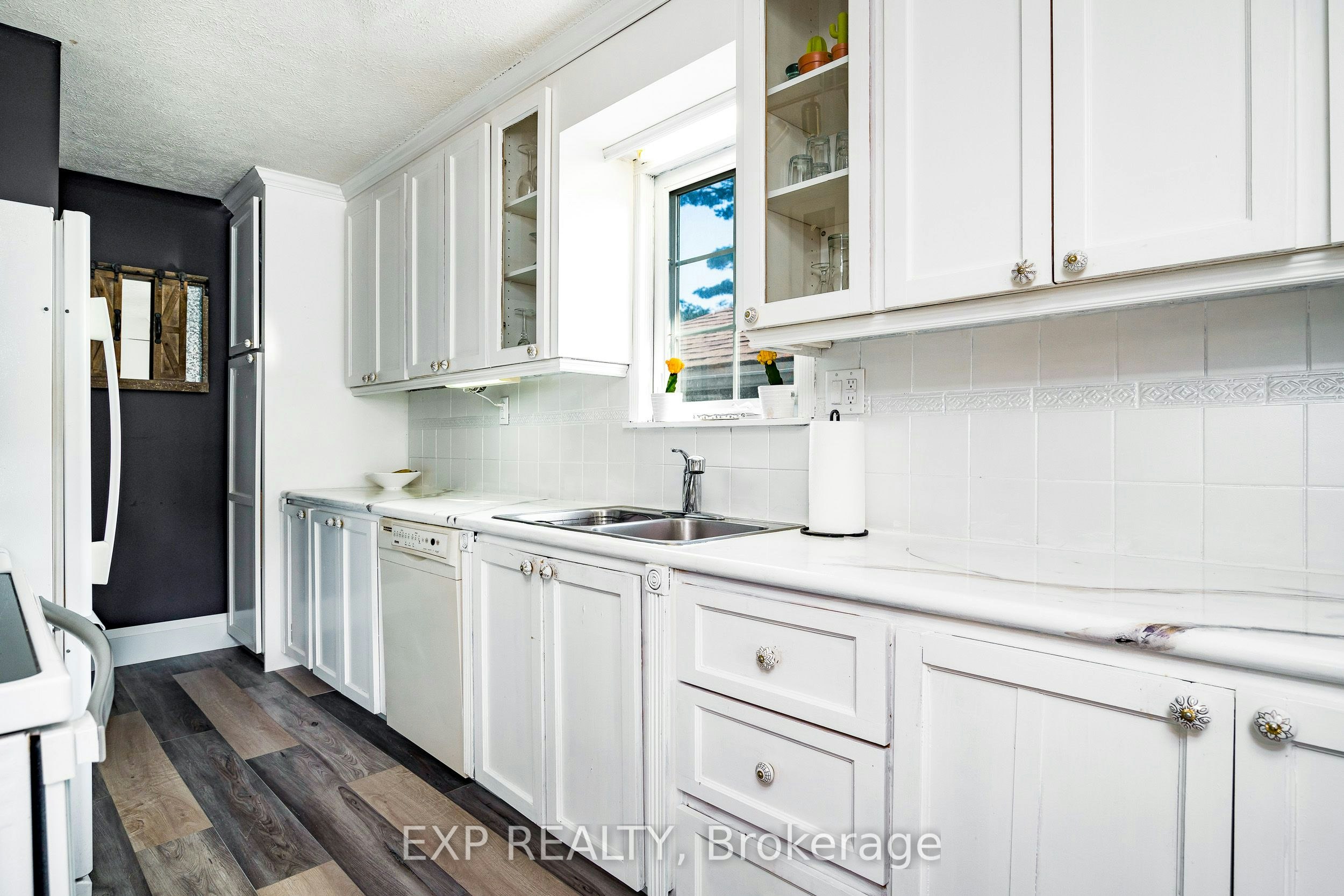 27 Sunnidale Road S, Wasaga Beach, ON, L9Z 2M5 - 9