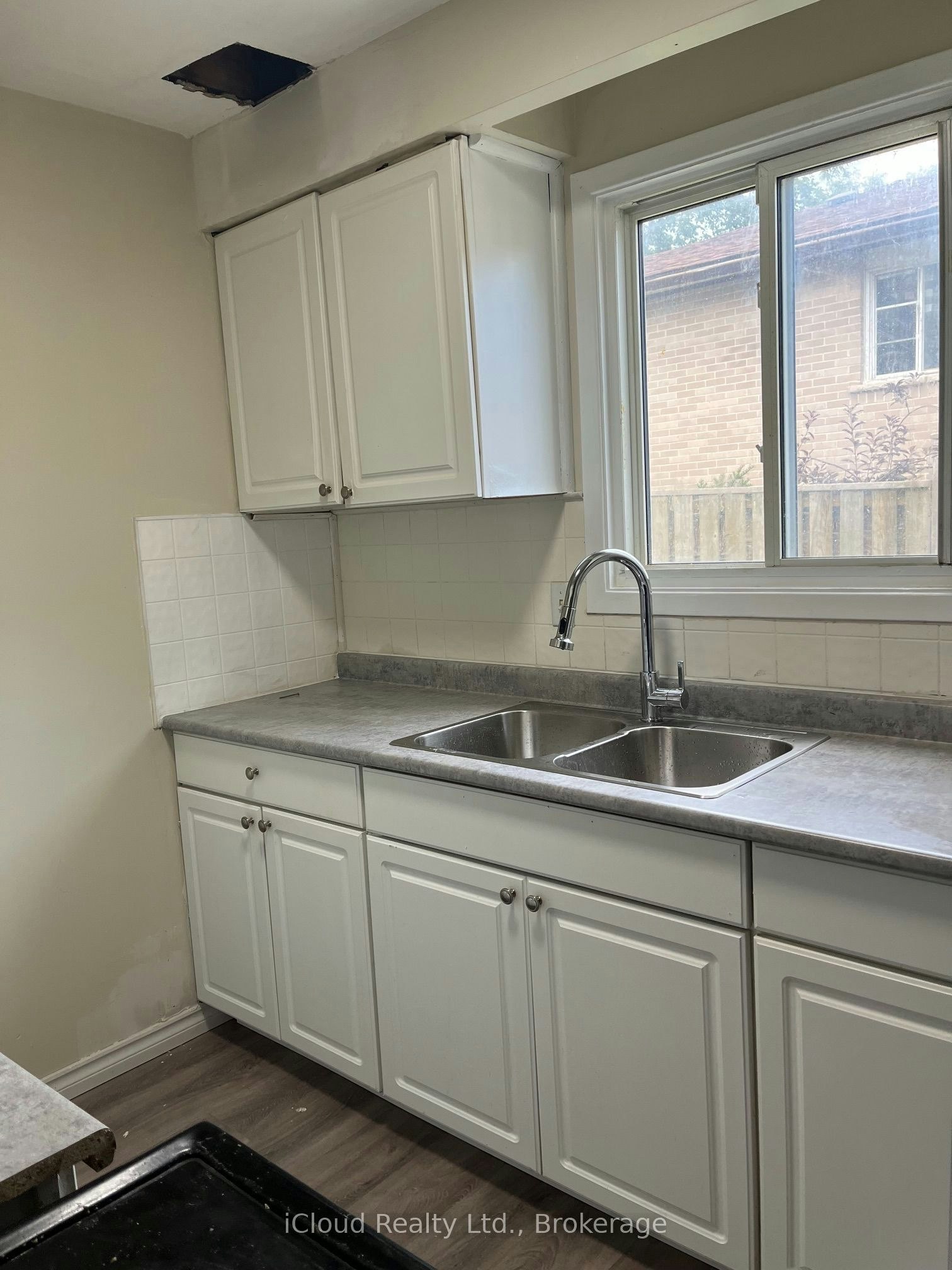 36 Sylvia Street, Barrie, ON, L4M 5J4 - 2