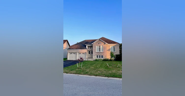 55 Regina Boulevard, Wasaga Beach, ON, L9Z 1M8