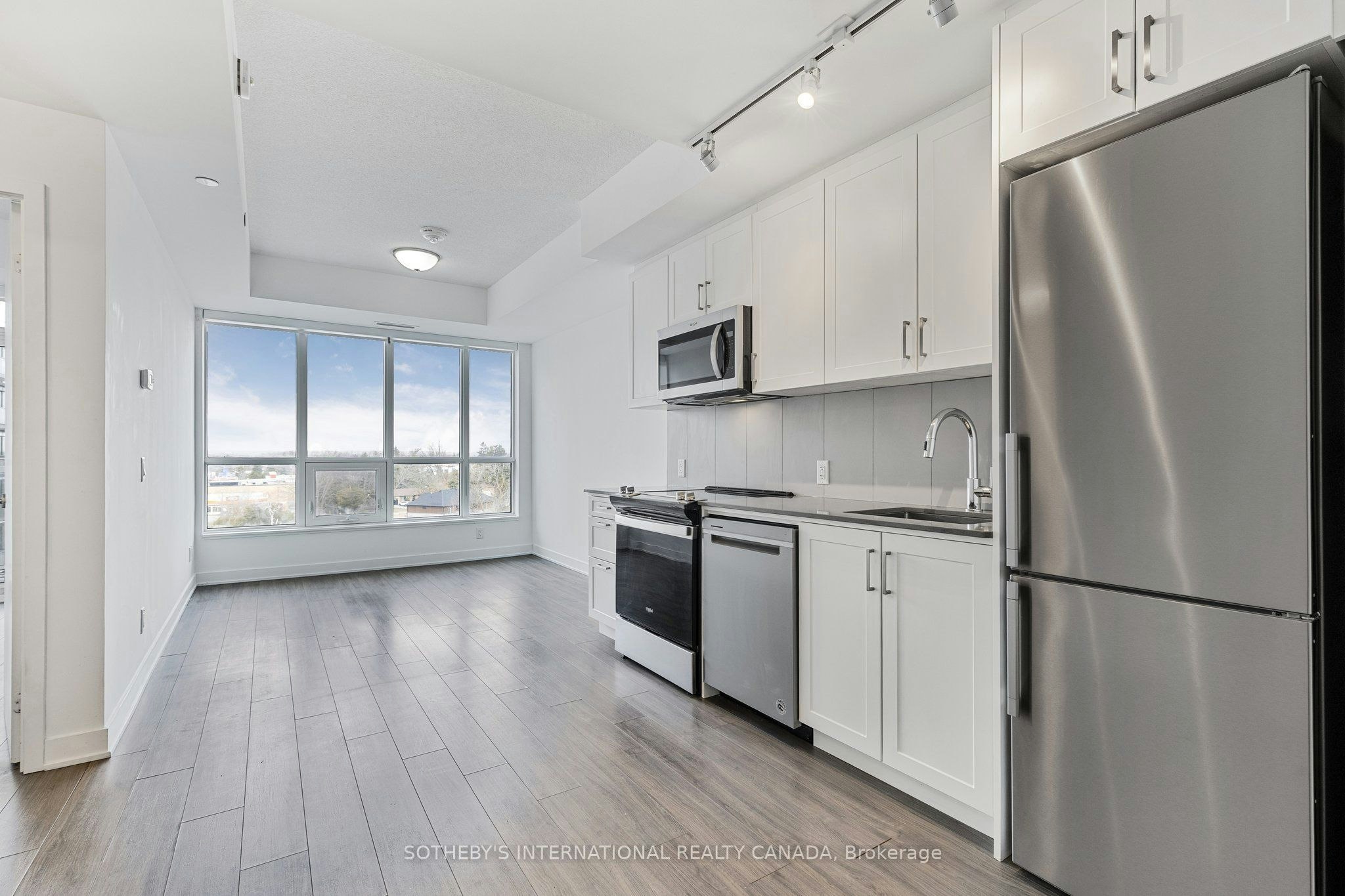 403-681 Yonge Street, Barrie, ON, L9J 0K1