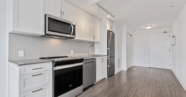 403-681 Yonge Street, Barrie, ON, L9J 0K1 - 7
