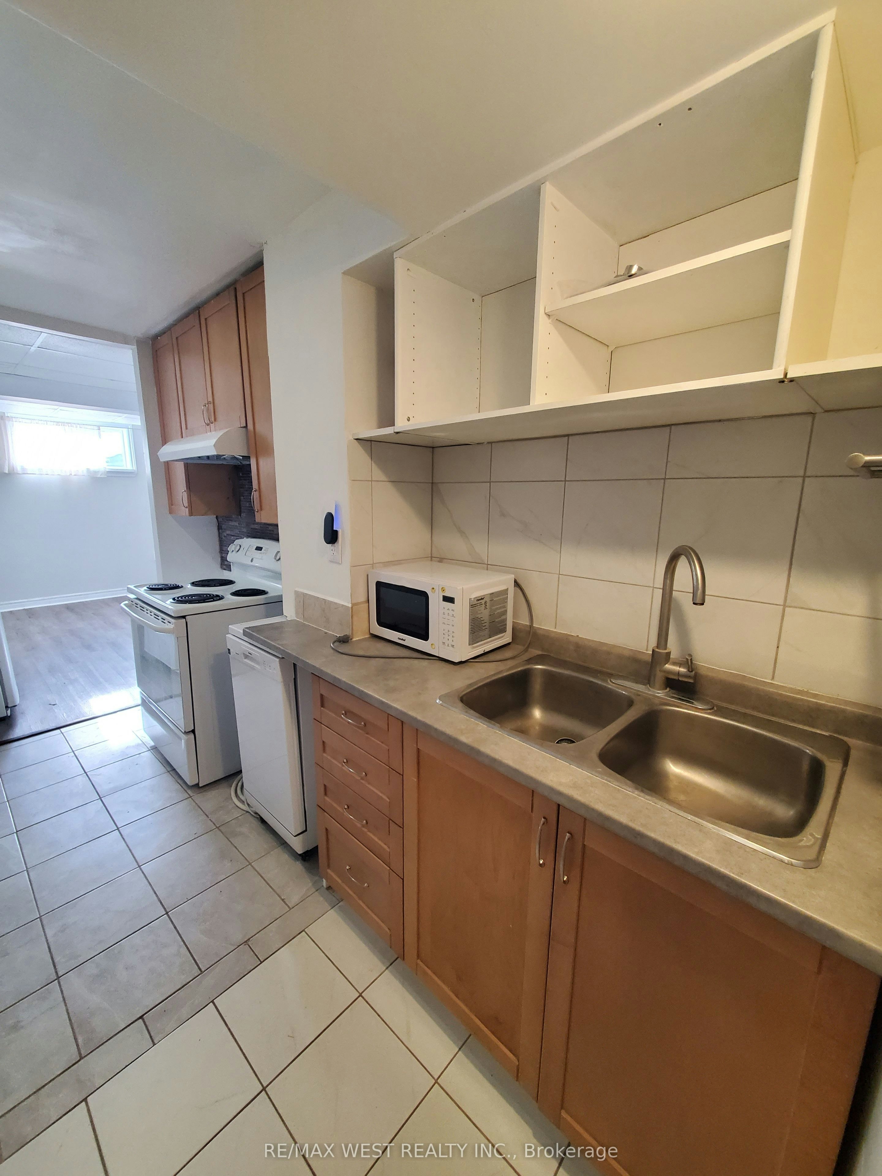 3-369 Georgian Drive, Barrie, ON, L4M 7A2 - 2
