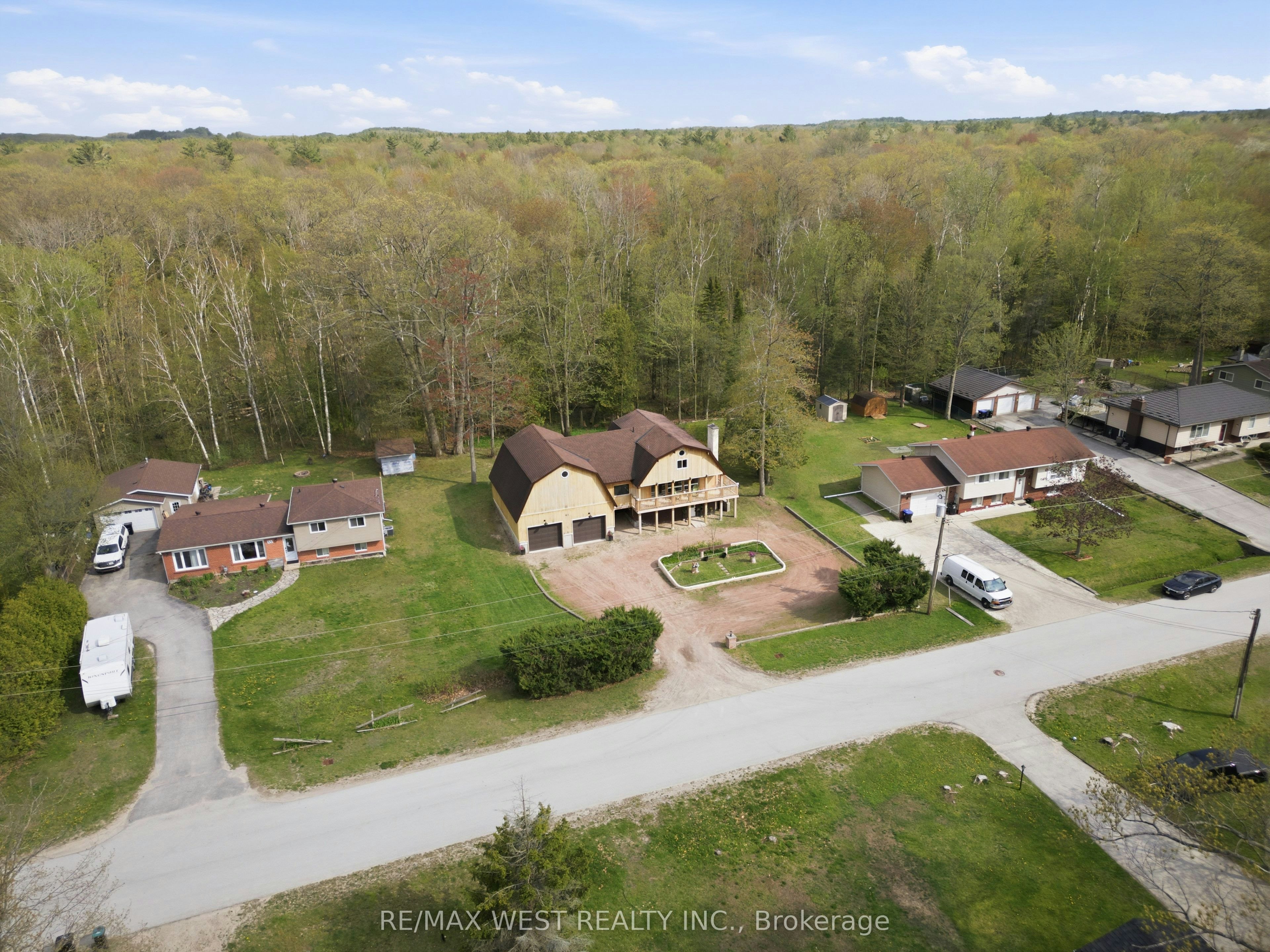 61 Antigua Drive, Wasaga Beach, ON, L9Z 2S3