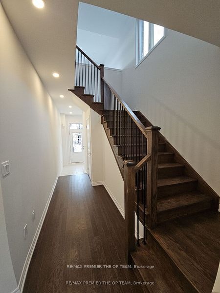 5 Abbey Crescent, Barrie, ON, L9J 0B7 - 6