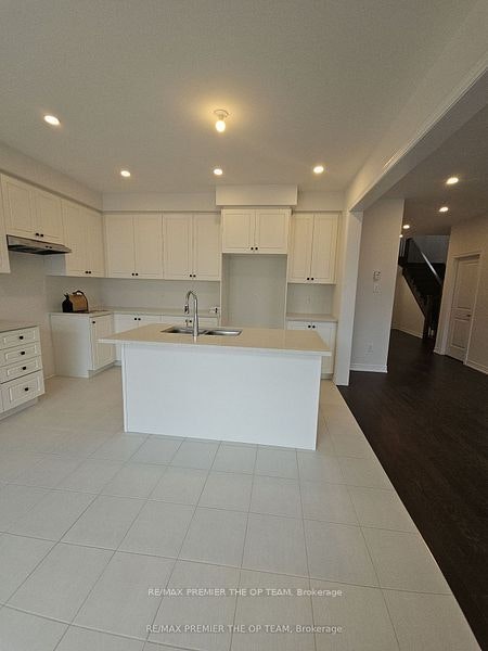 5 Abbey Crescent, Barrie, ON, L9J 0B7 - 3