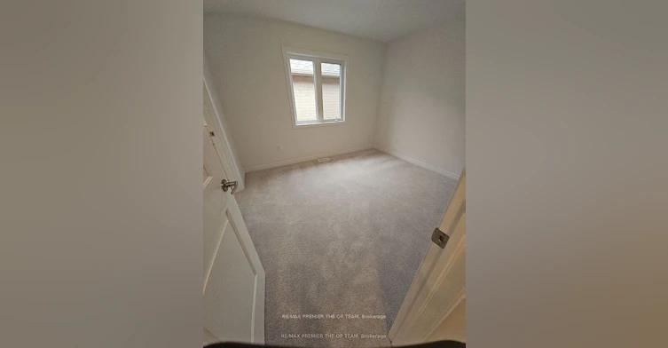 5 Abbey Crescent, Barrie, ON, L9J 0B7 - 4