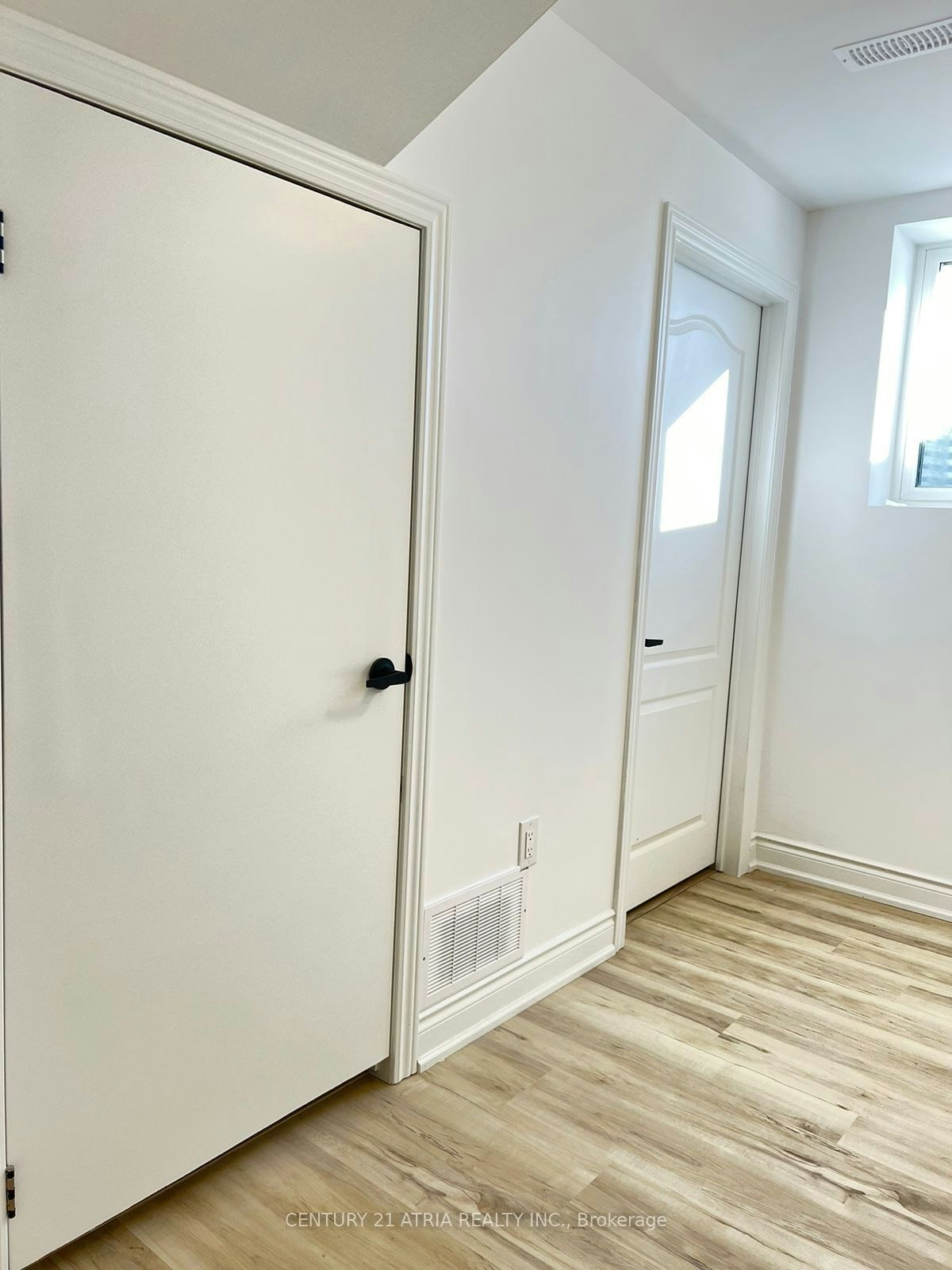 148 Dean Avenue, Barrie, ON, L4N 0V7 - 8