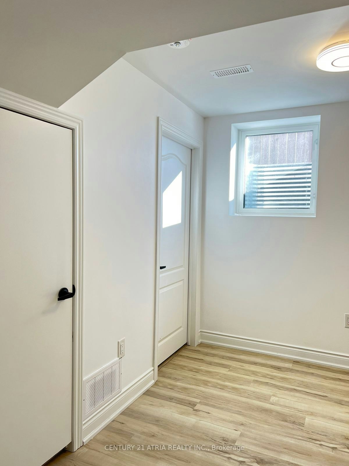 148 Dean Avenue, Barrie, ON, L4N 0V7 - 5