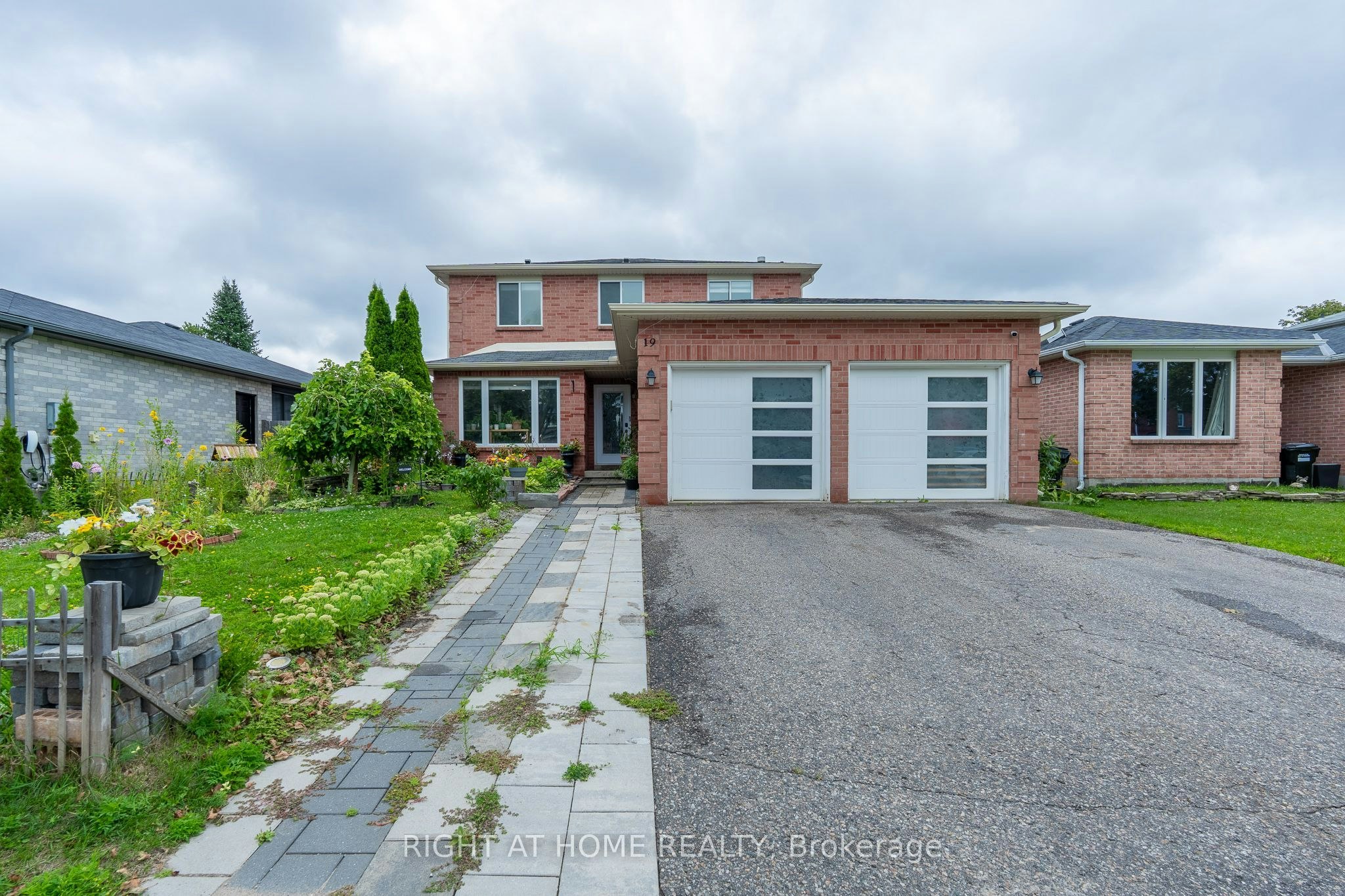 19 Cardinal Street, Barrie, ON, L4M 6C8