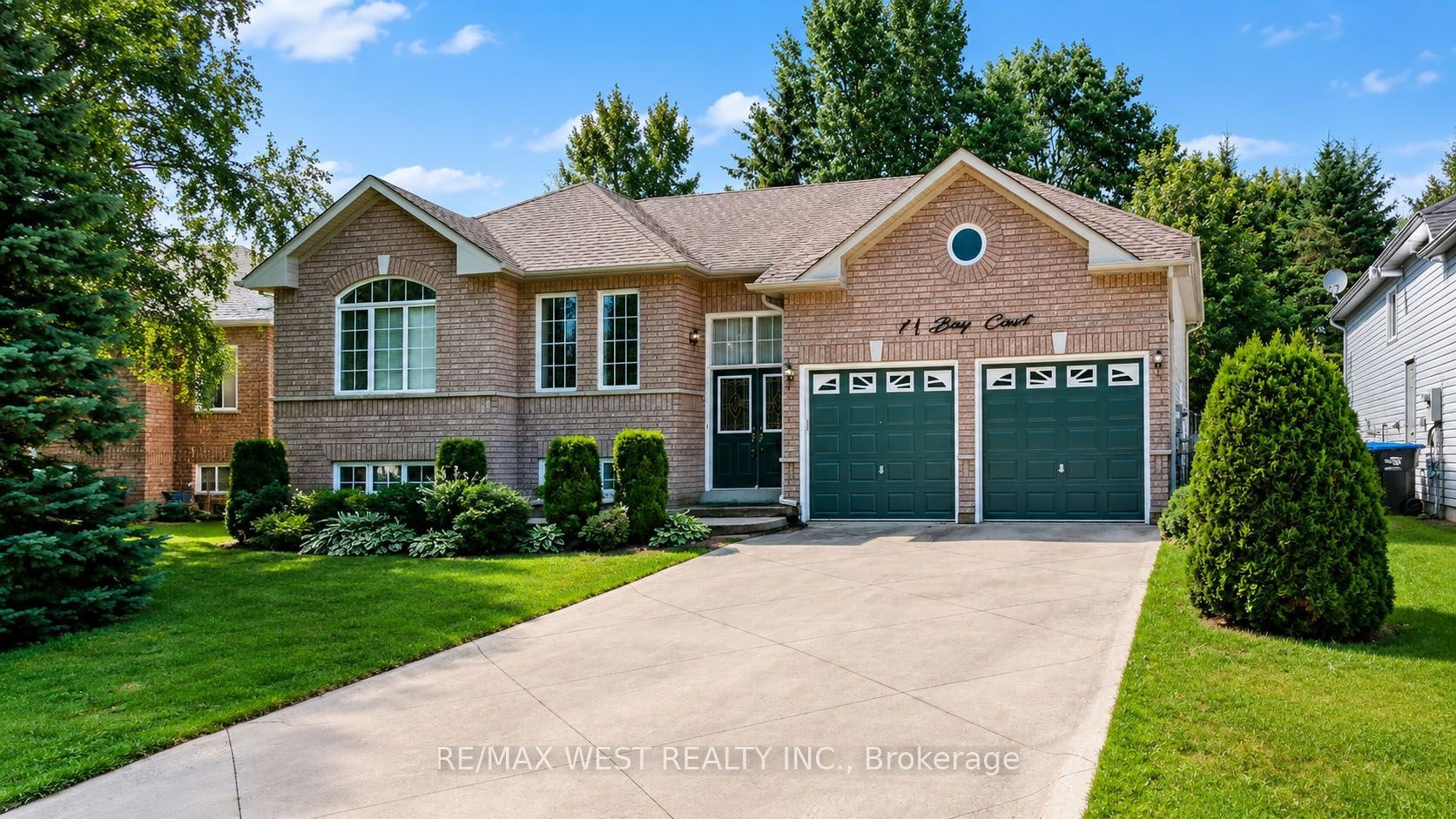11 Bay Court, Wasaga Beach, ON, L9Z 1P7