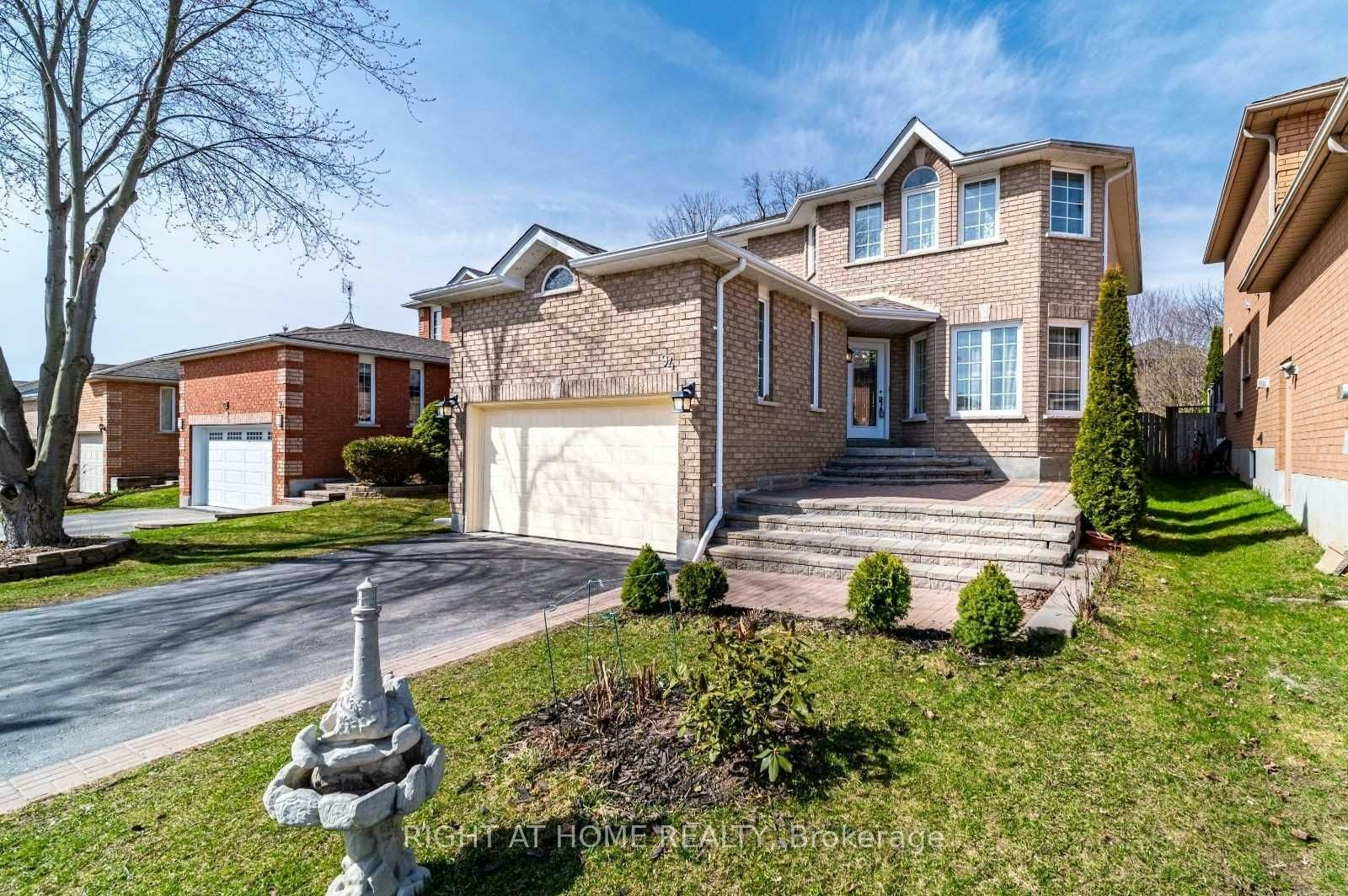 94 Ward Drive, Barrie, ON, L4N 8A2