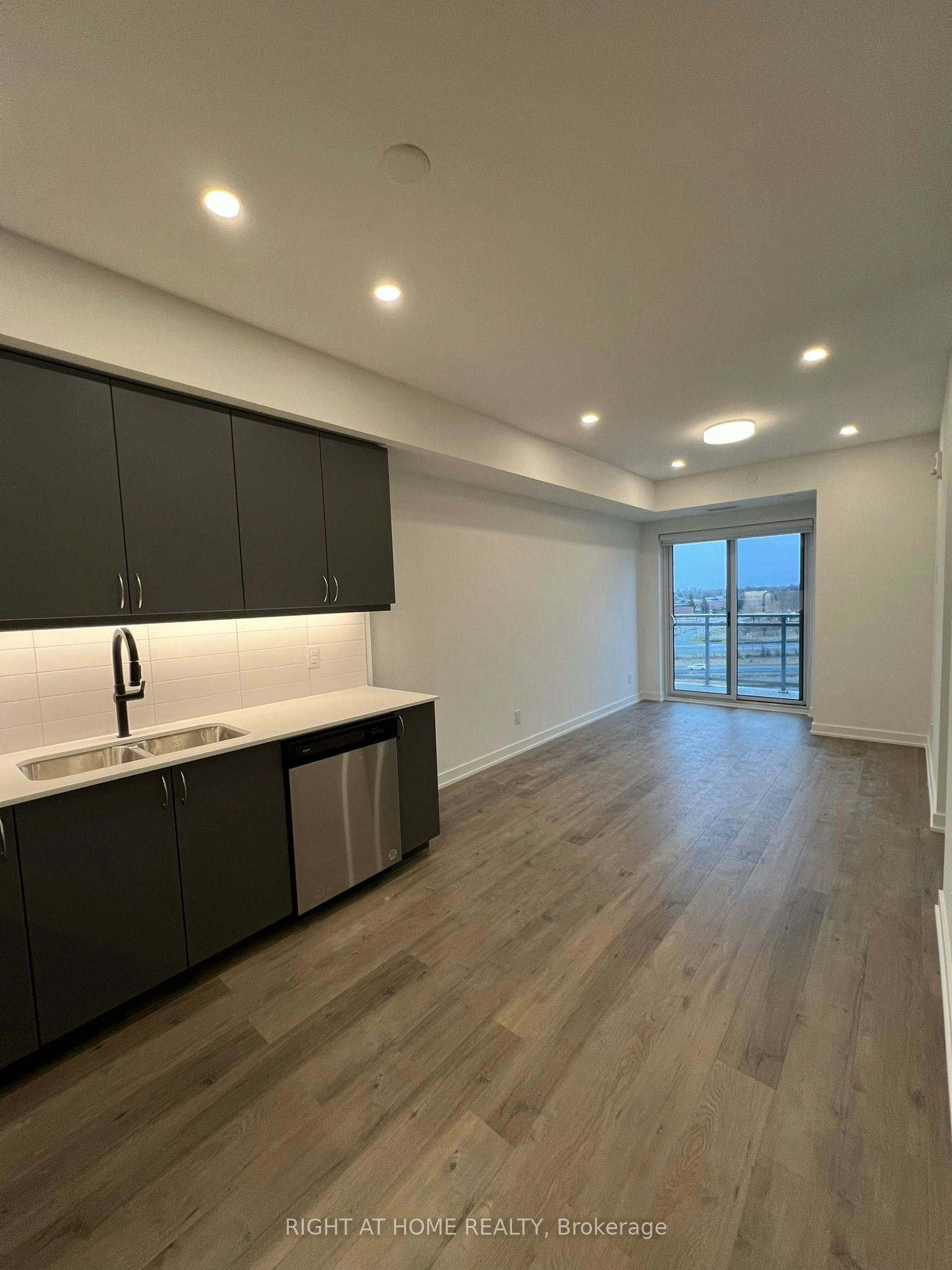 1211-56 Lakeside Terrace, Barrie, ON, L4M 7B9 - 3
