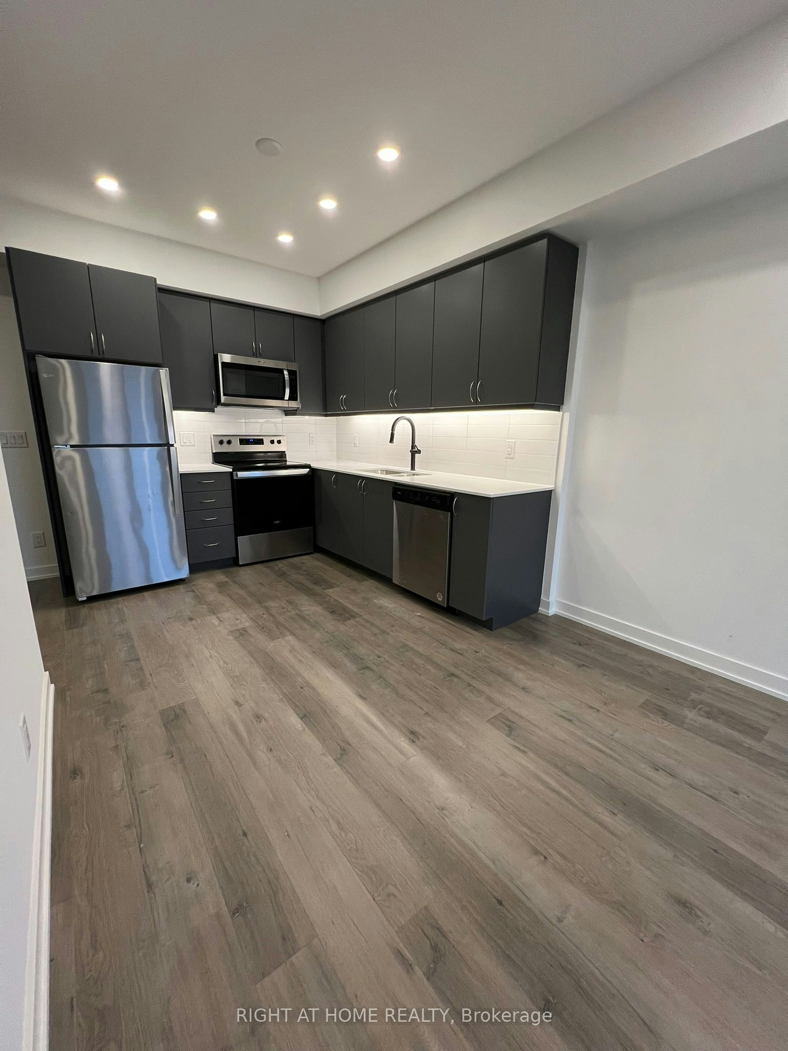 1211-56 Lakeside Terrace, Barrie, ON, L4M 7B9 - 4