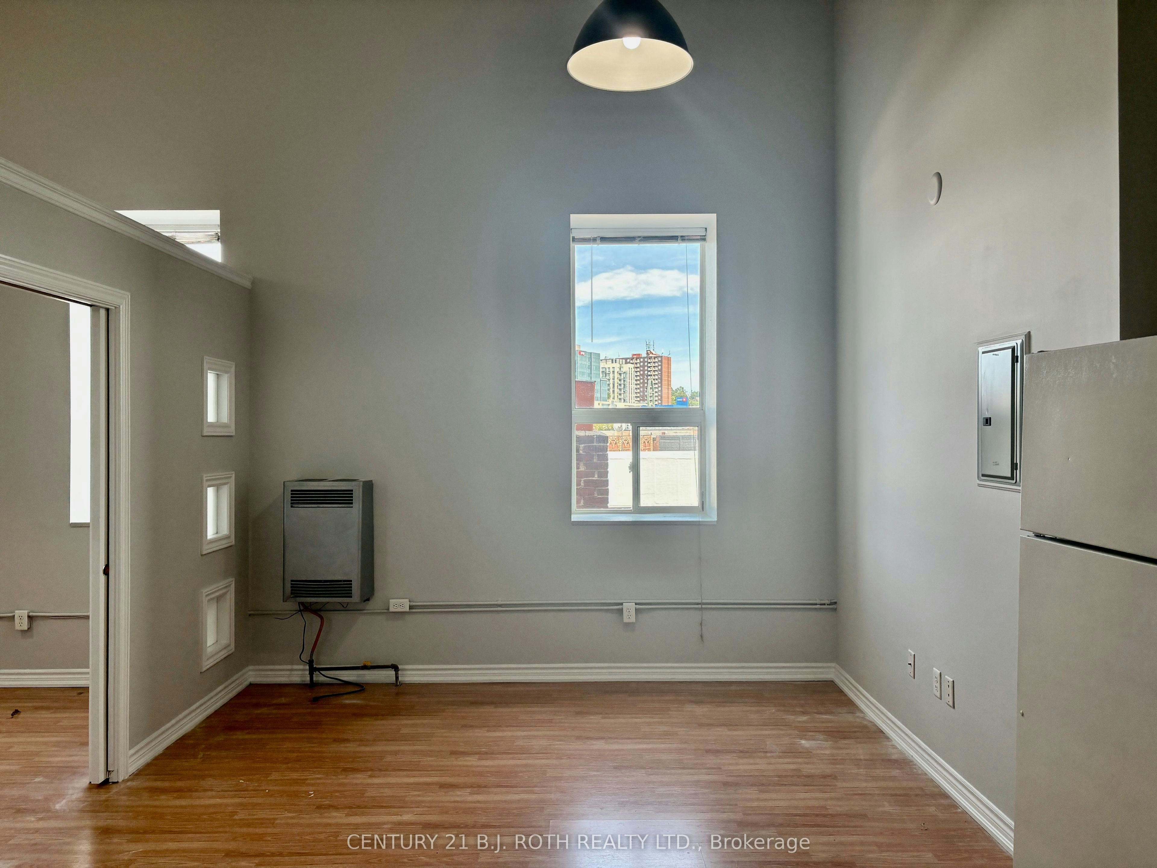 302-19 Dunlop Street W, Barrie, ON, L4N 1A1 - 7