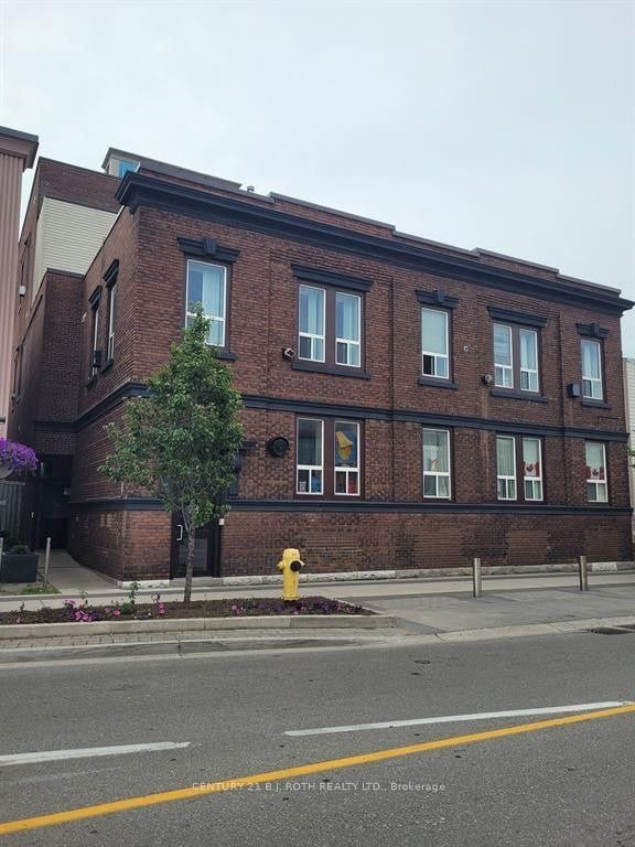 302-19 Dunlop Street W, Barrie, ON, L4N 1A1
