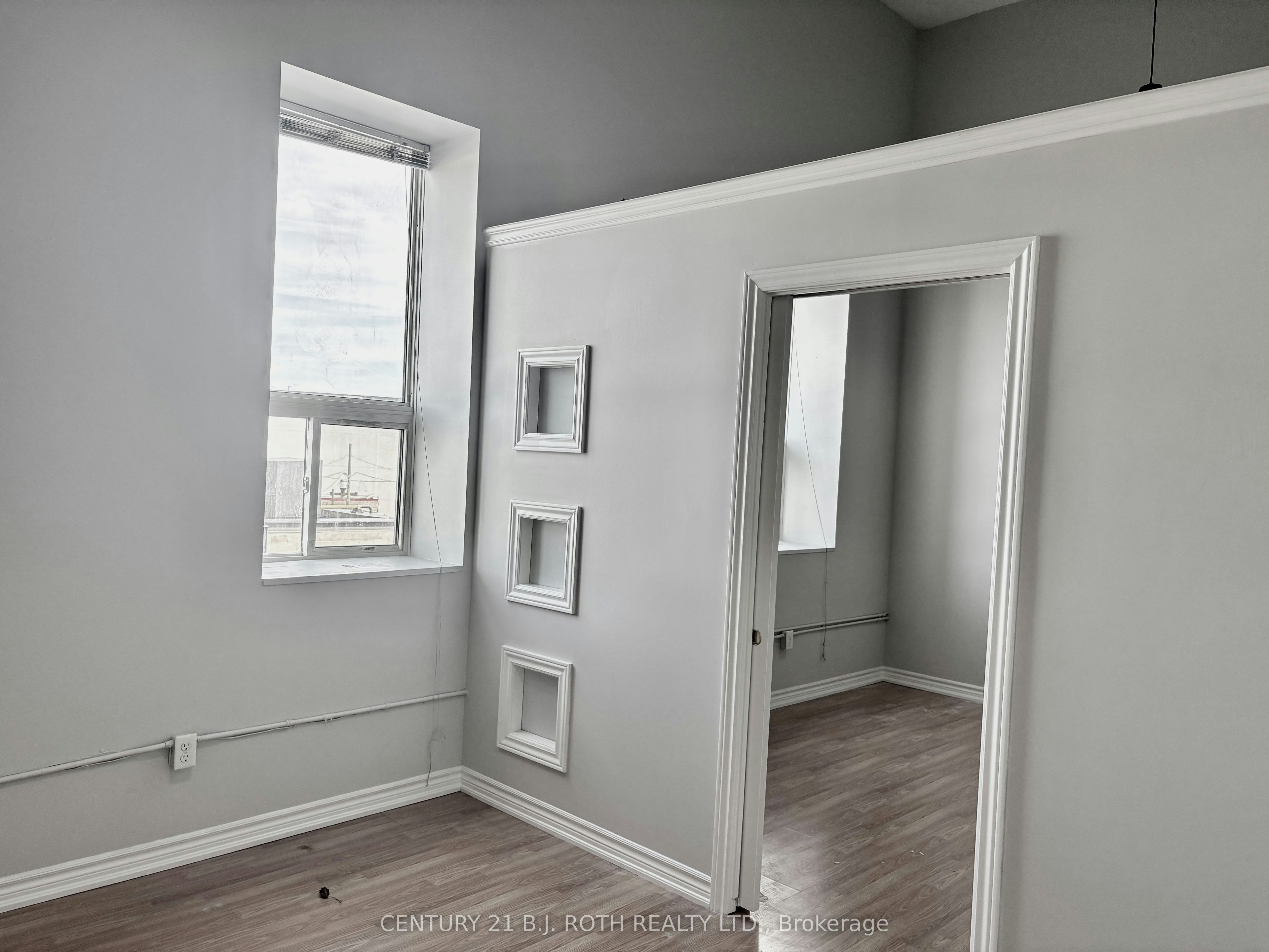 302-19 Dunlop Street W, Barrie, ON, L4N 1A1 - 10