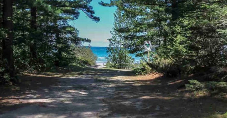 27 Balmoral Avenue, Tiny, ON, L0L 1P0 - 2