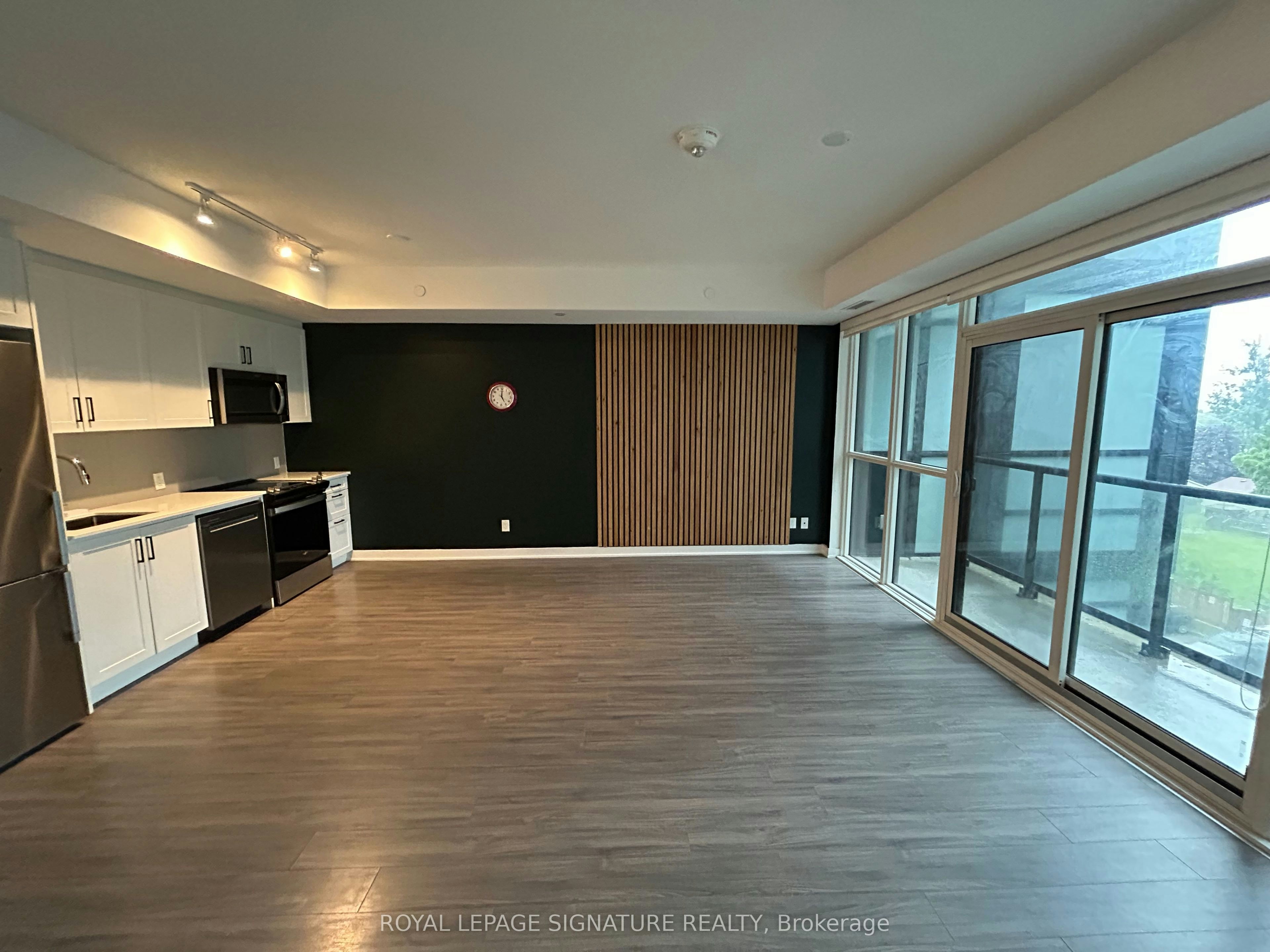 432-681 Yonge Street, Barrie, ON, L4N 4E8