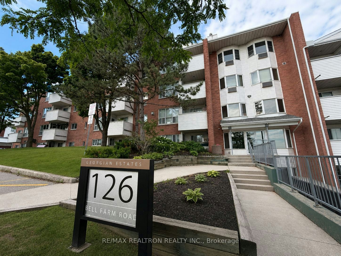 303-126 Bell Farm Road, Barrie, ON, L4M 6J3