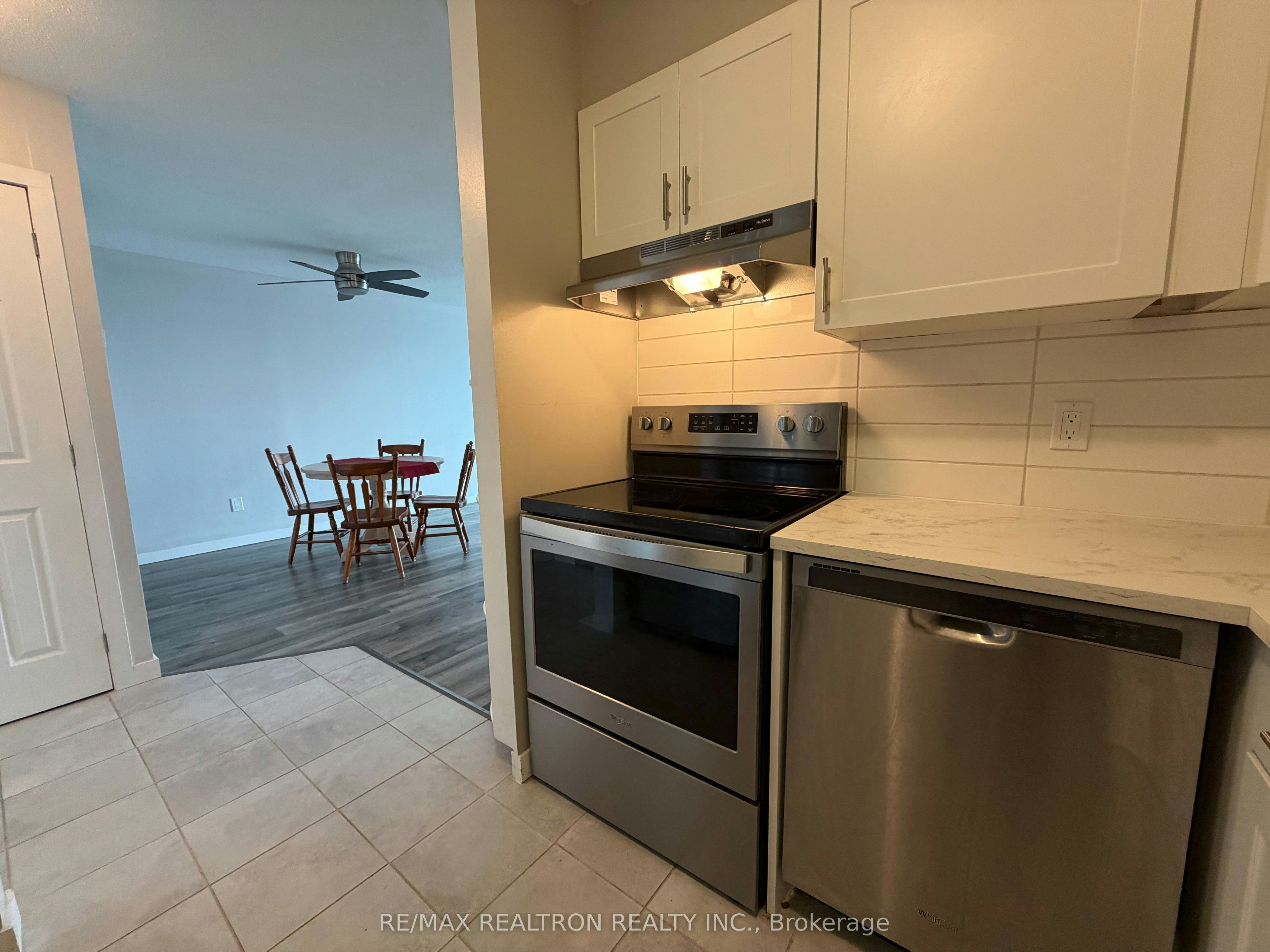 303-126 Bell Farm Road, Barrie, ON, L4M 6J3 - 9