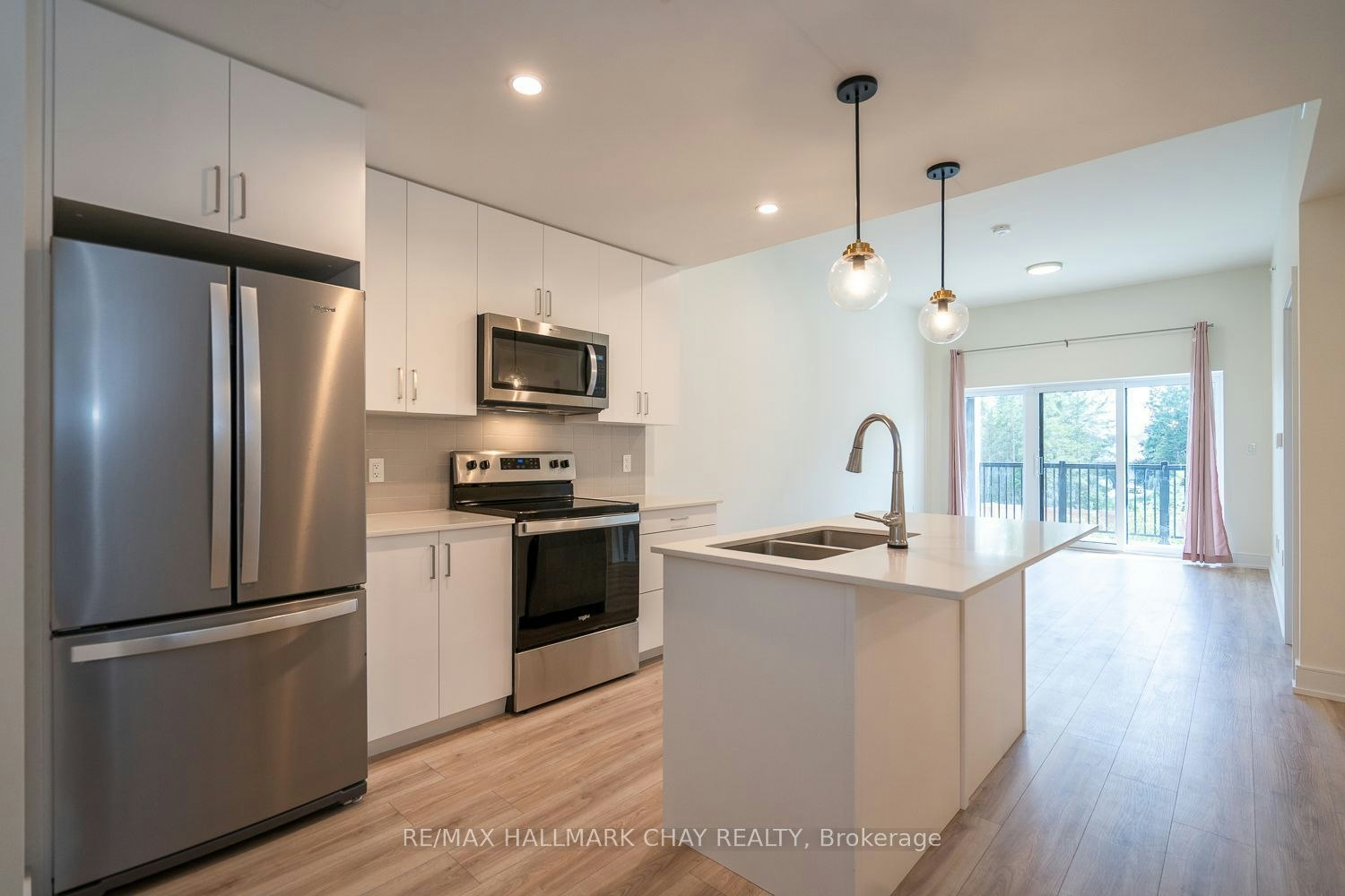 203-121 Mary Street, Clearview, ON, L0M 1G0 - 3
