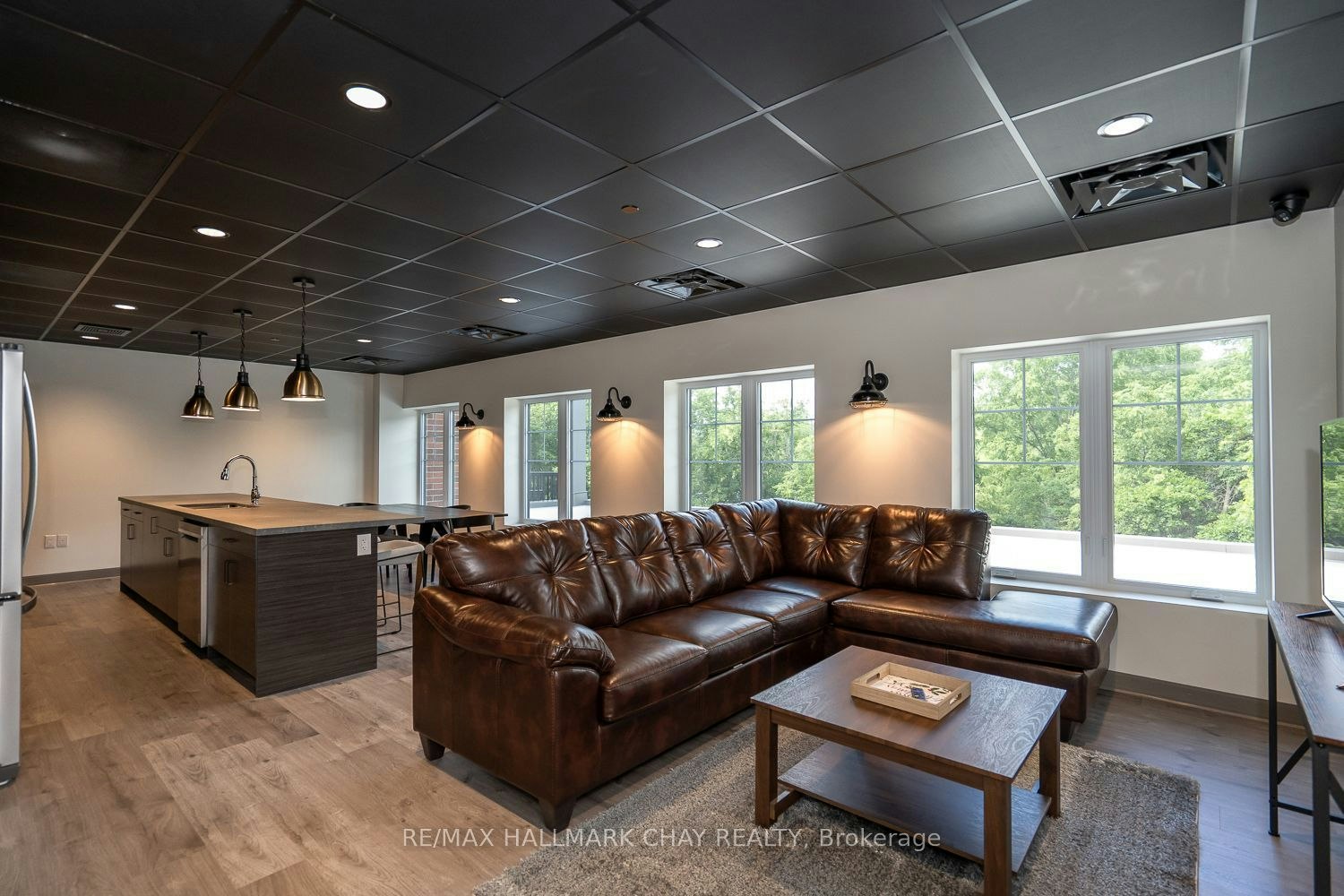 203-121 Mary Street, Clearview, ON, L0M 1G0 - 24