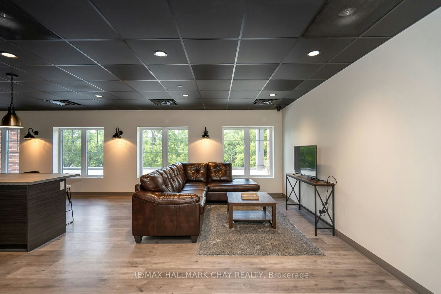 203-121 Mary Street, Clearview, ON, L0M 1G0 - 23